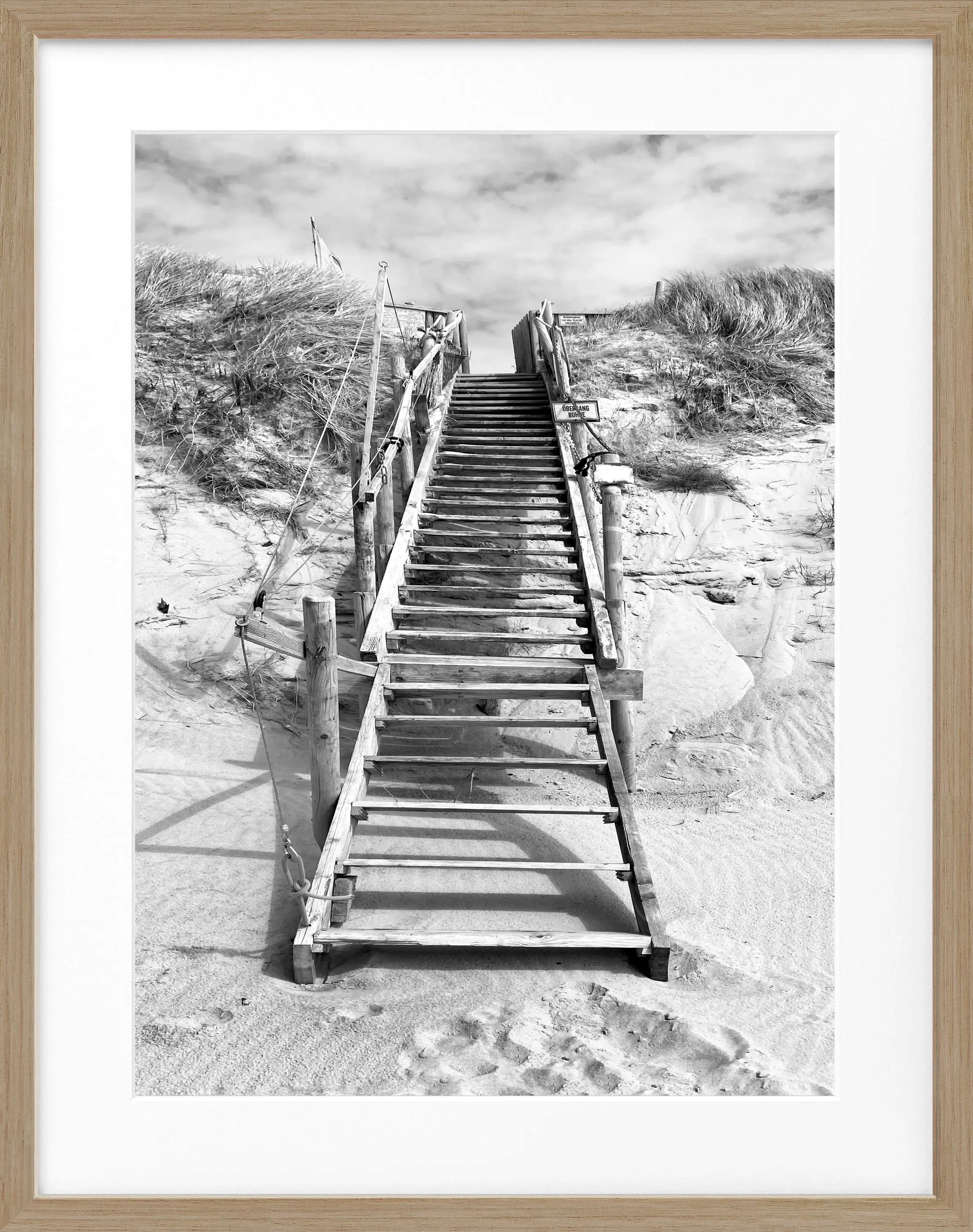 Schwarz-weiß Poster mit Rahmen von Cosman-Photocollection, Sylt Dünen in Hörnum, 25x31 cm, kunstvolle Meereslandschaft.