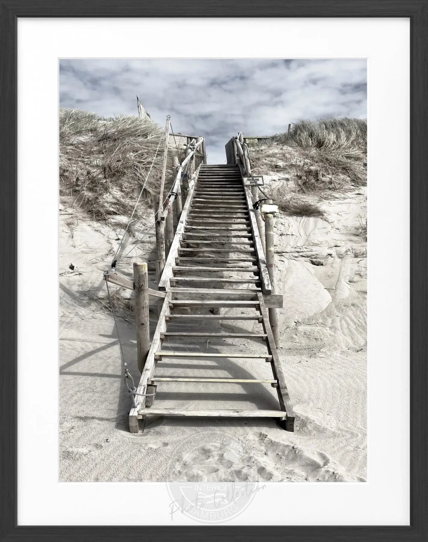 Schwarz-weiß Poster mit Rahmen von Cosman-Photocollection, Motiv Dünen in Hörnum auf Sylt, 25x31cm, Fotokunst.