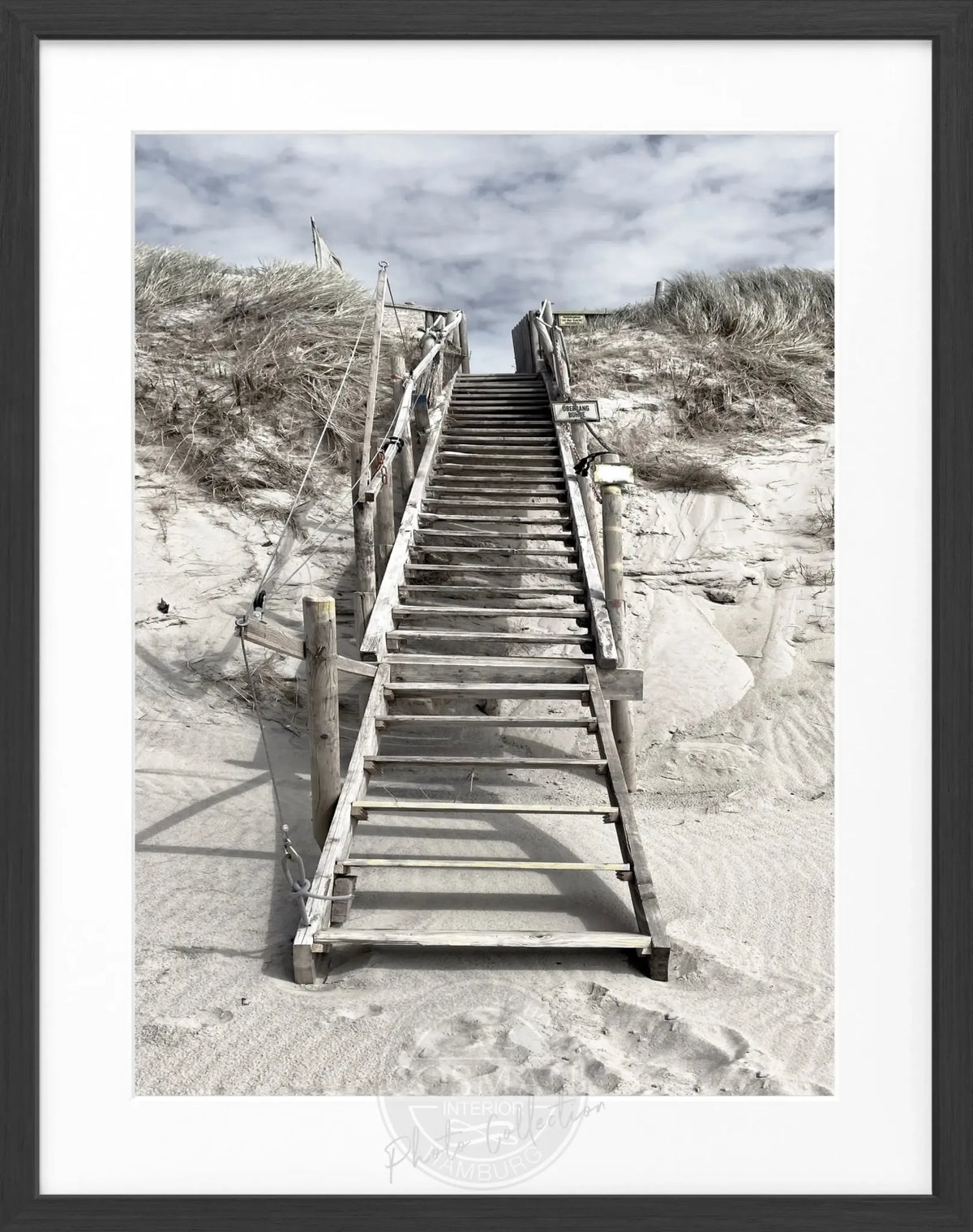 Schwarz-weiß Poster mit Rahmen von Cosman-Photocollection, Motiv Dünen in Hörnum auf Sylt, 25x31cm, Fotokunst.
