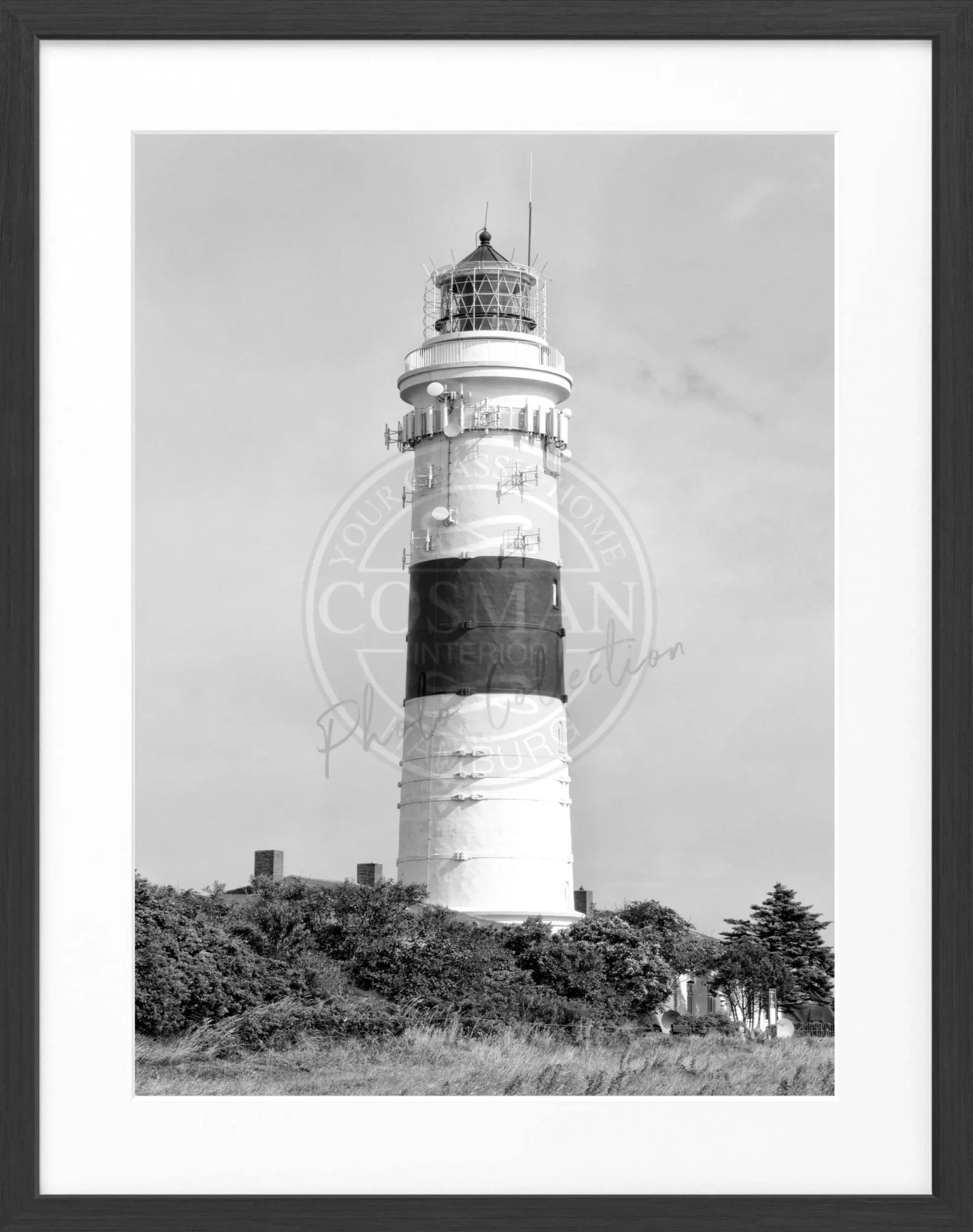 Schwarz-weiß Poster mit Rahmen, Sylt Kampener Leuchtturm 'Langer Christian', 25x31cm von Cosman-Photocollection.
