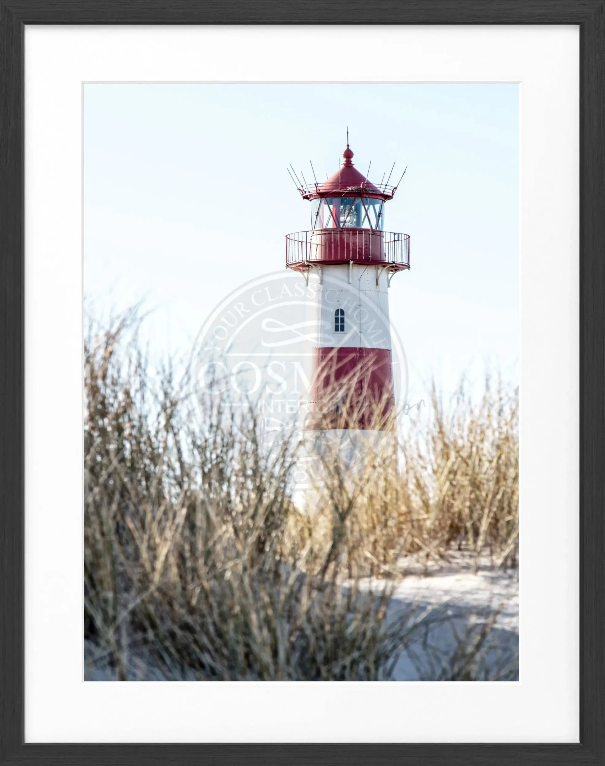 Schwarz-weiß Poster mit passendem Rahmen, zeigt den Leuchtturm 'List' auf Sylt, von Cosman-Photocollection, 25x31 cm
