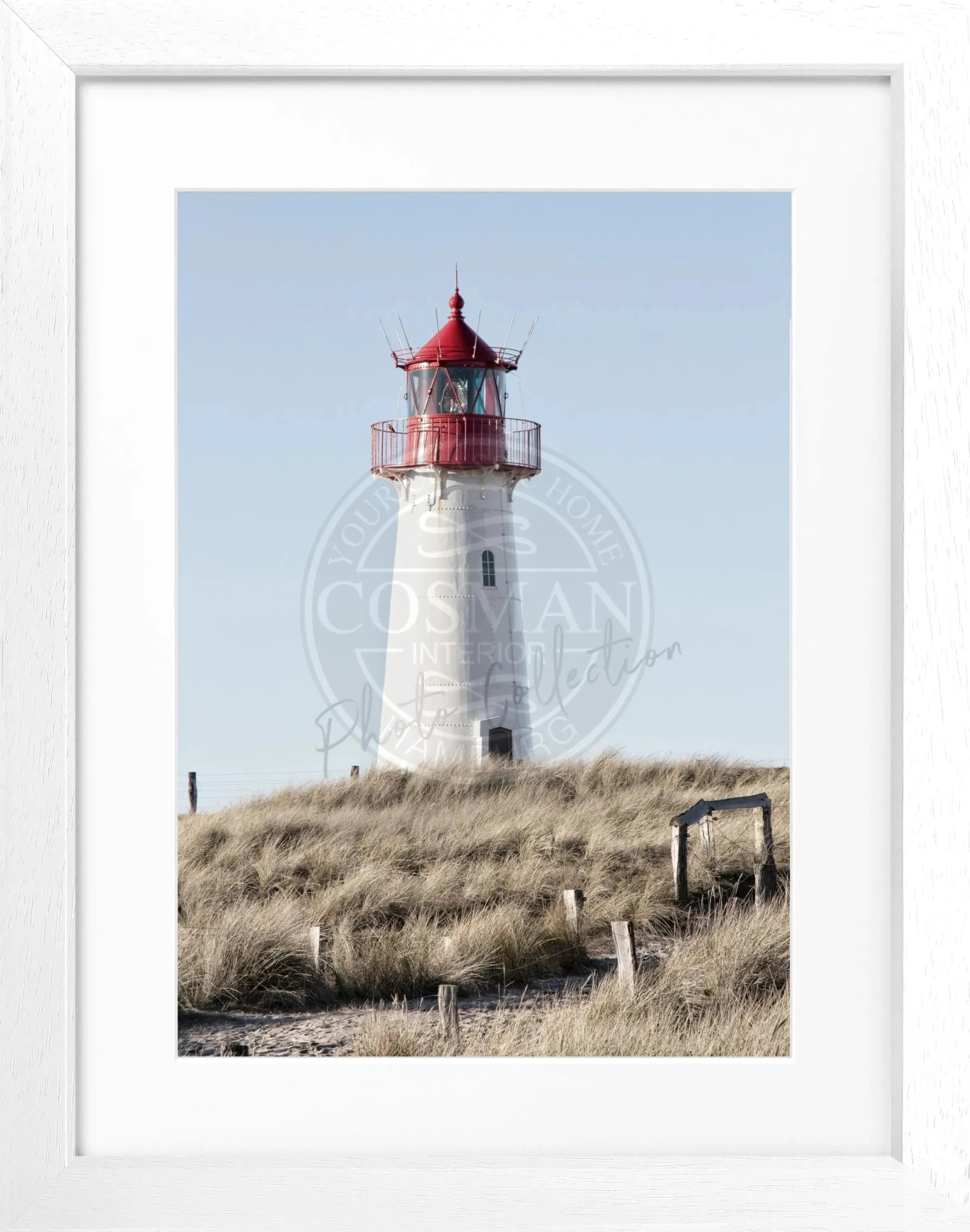 Schwarz-weiß Poster mit Rahmen von Cosman-Photocollection, Leuchtturm List auf Sylt, Maße 25x31cm, Motiv in Strandnähe.