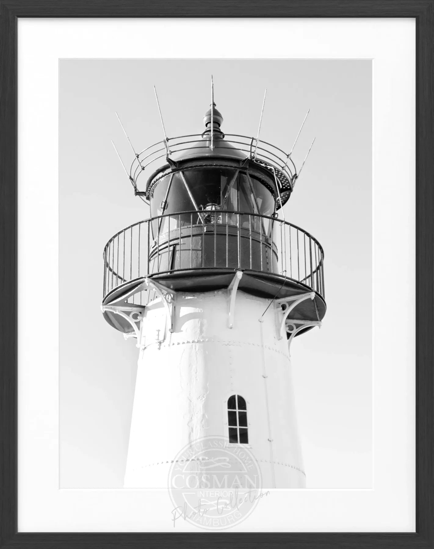 Schwarz-weiß Poster mit Rahmen von Cosman-Photocollection, zeigt den Leuchtturm auf Sylt Lister, Maße 25x31cm