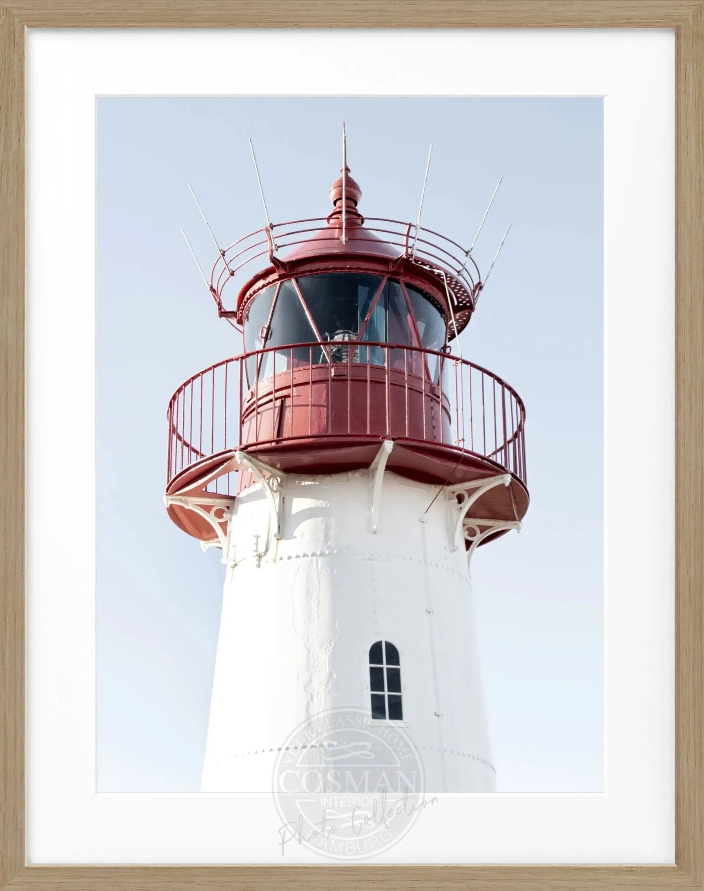 Schwarzweiß-Poster mit Rahmen von Cosman-Photocollection, zeigt den Leuchtturm auf Sylt Lister, Maße 25x31 cm.