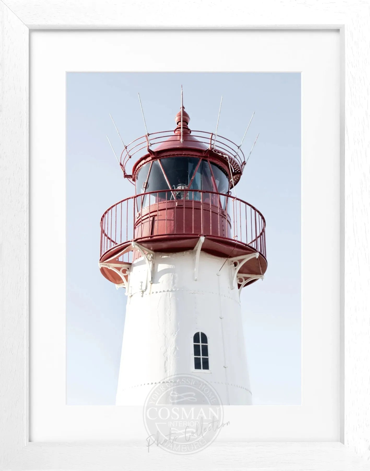 Schwarz-weiß Poster mit Rahmen von Sylt Lister Leuchtturm, 25x31 cm, von Cosman-Photocollection, Wanddekoration mit Leuchtturm-Motiv.
