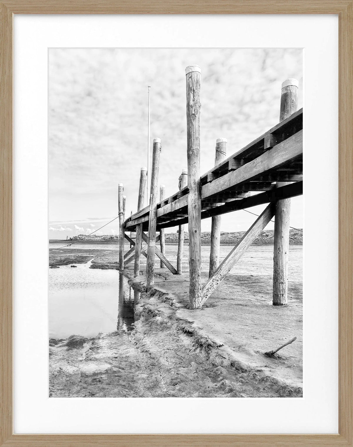Schwarz-weiß Poster mit Rahmen, Sylt Rantum Hafen, von Cosman-Photocollection, 25x31 cm, maritime Landschaft