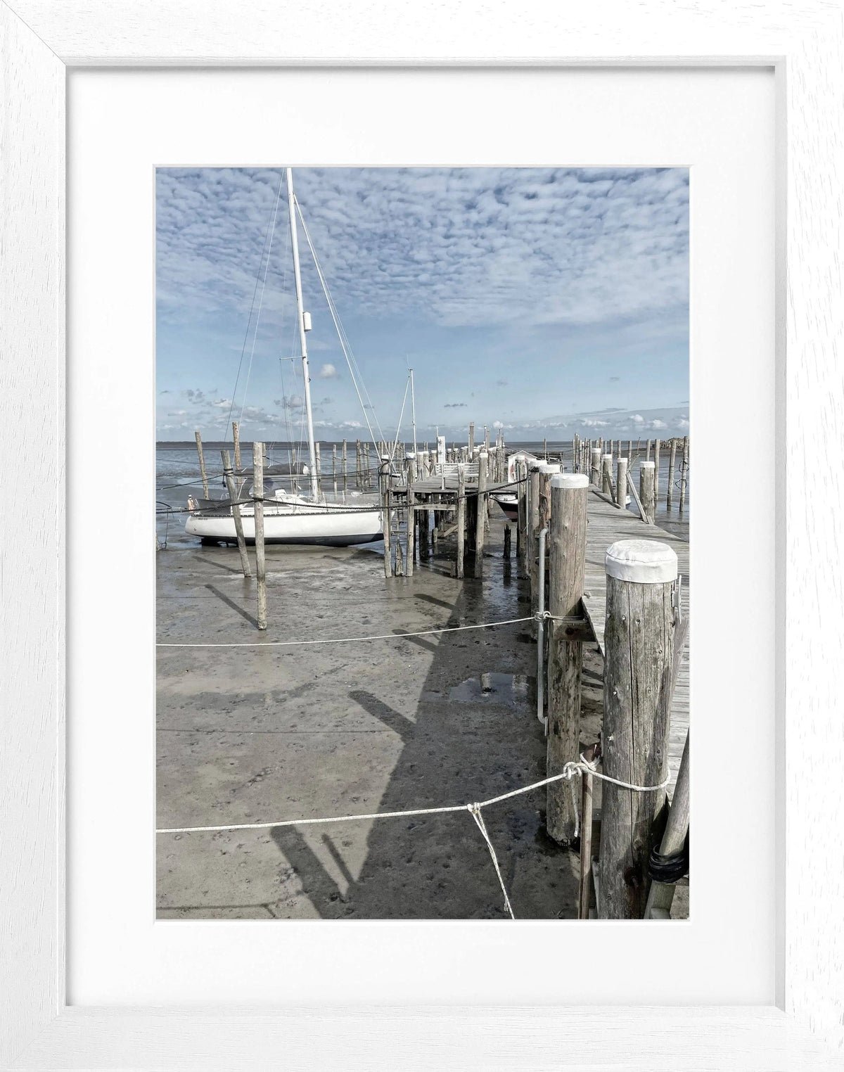 Schwarz-weiß Poster mit Rahmen von Sylt Rantum, 25x31 cm, von Cosman-Photocollection, zeigt Strandmotiv in elegantem Design