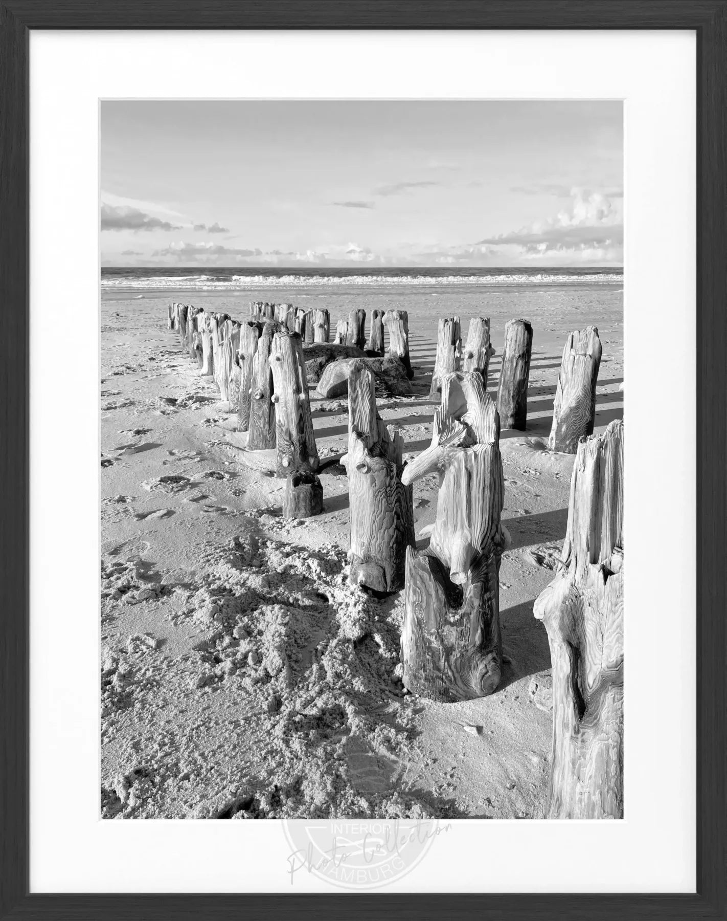 Schwarz-weiß Poster mit Rahmen von Sylt ‘Strand’ von Cosman-Photocollection, 25x31 cm, Strandmotiv in eleganter Gestaltung