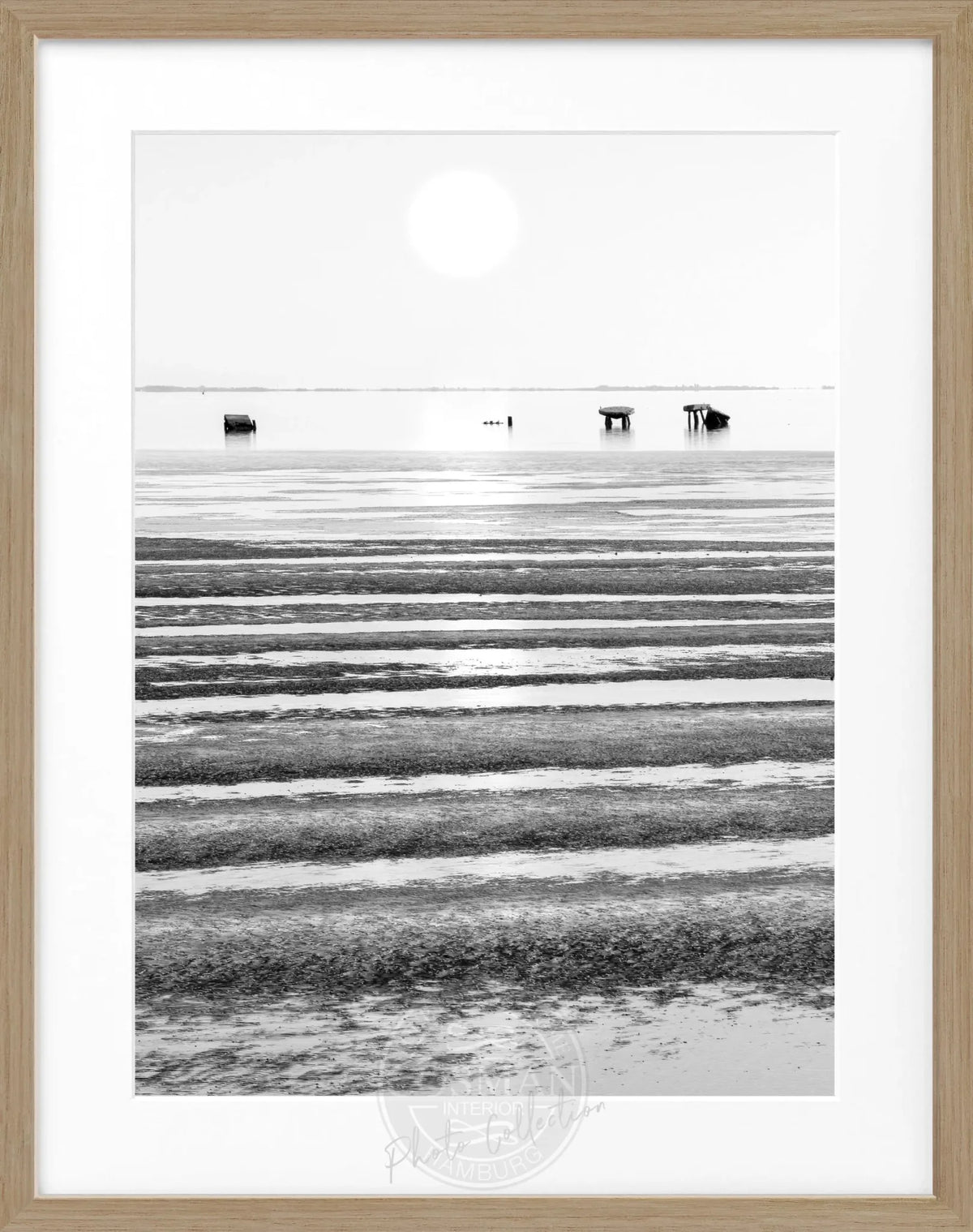 Schwarz-weiß Poster mit Rahmen ’Wattenmeer’ Sylt von Cosman-Photocollection, 25x31cm, Meereslandschaft, Wanddekoration