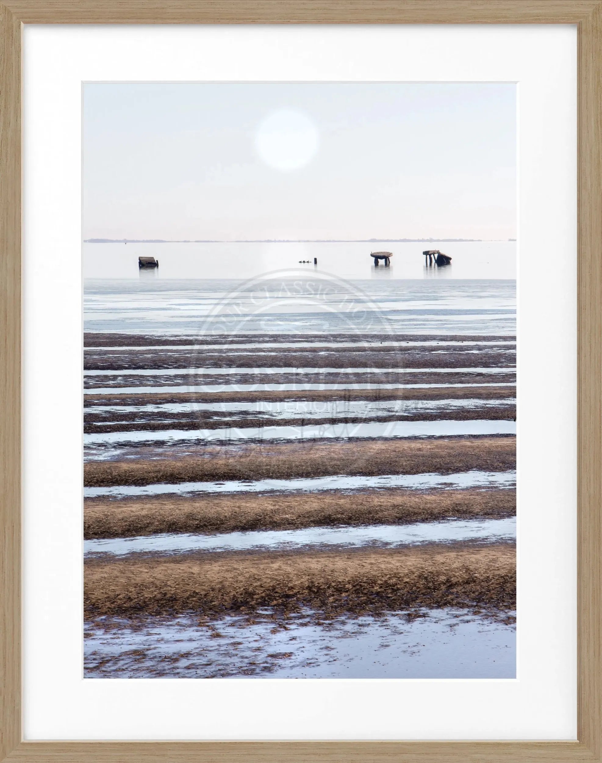 Schwarz-weiß Poster mit Rahmen 'Wattenmeer' Sylt von Cosman-Photocollection, 25x31 cm, Meereslandschaft in elegantem Design.