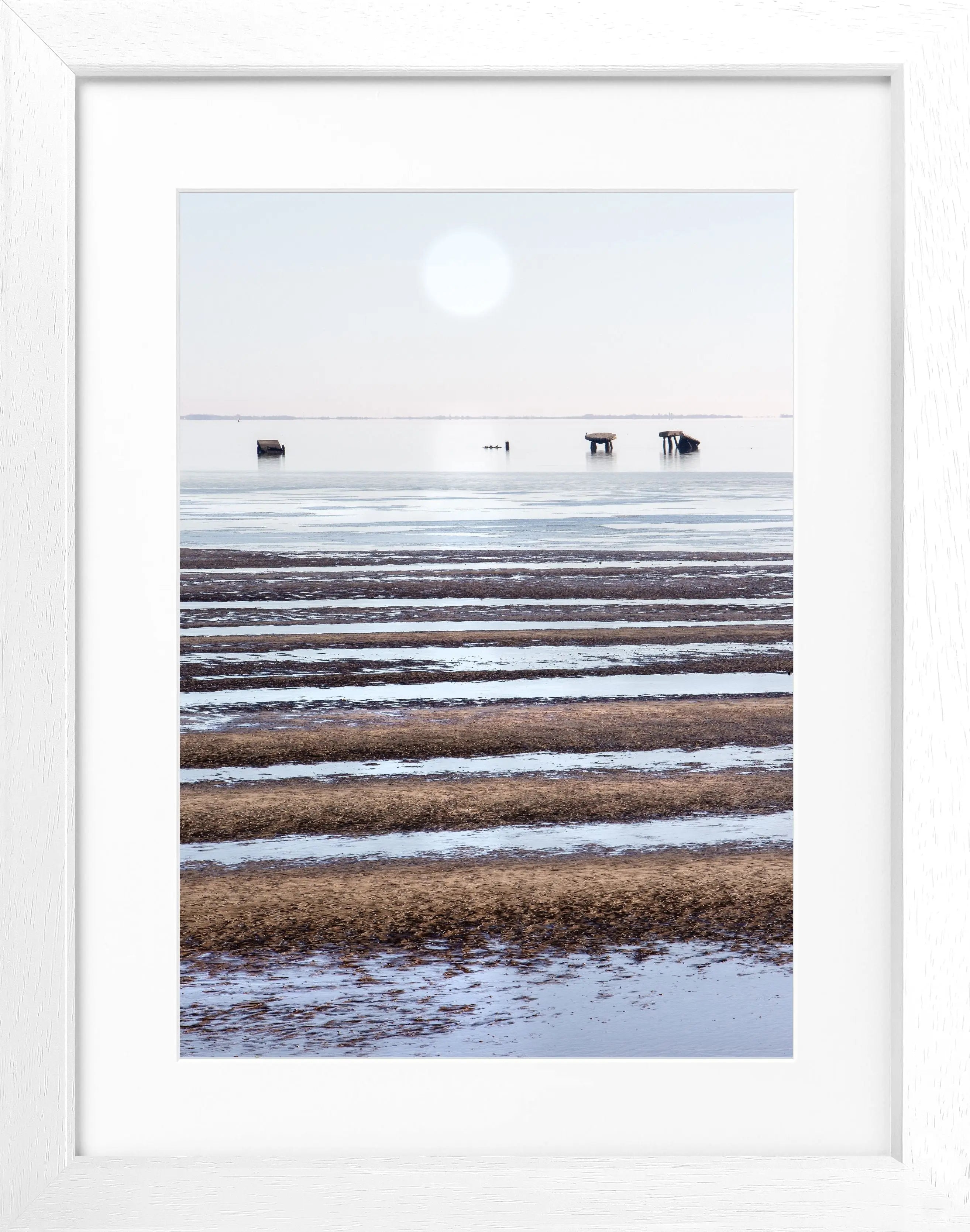 Schwarz-weiß Poster mit Rahmen ’Wattenmeer’ Sylt von Cosman-Photocollection, 25x31cm, Meereslandschaft an der Nordsee