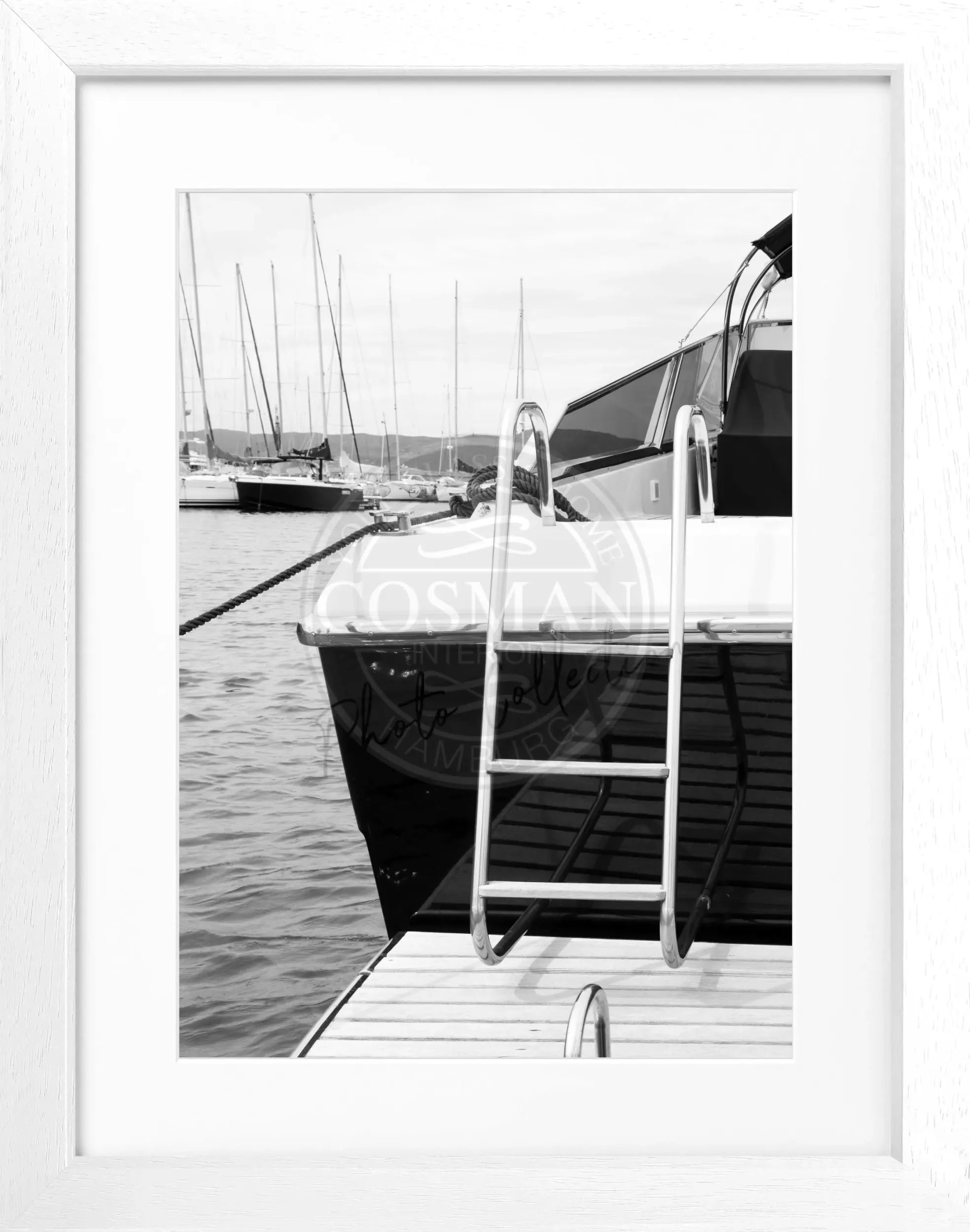 Schwarz-weiß Poster mit Rahmen 'Yacht' Saint Tropez, 25x31 cm, von Cosman-Photocollection, maritime Motiv
