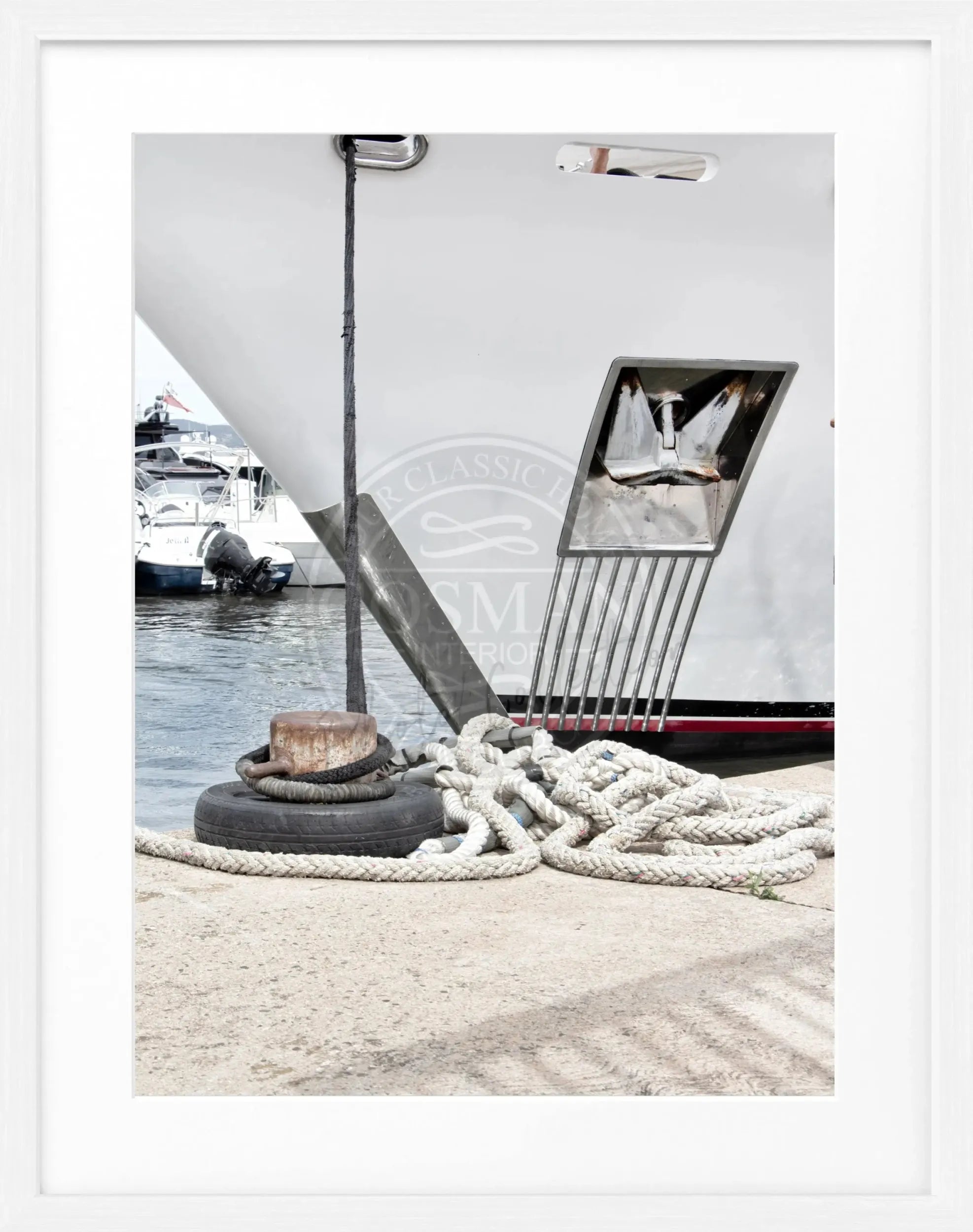 Schwarz-weiß Poster mit Rahmen, Yacht Motiv, Saint Tropez, von Cosman-Photocollection, 25x31 cm, elegant und stilvoll.