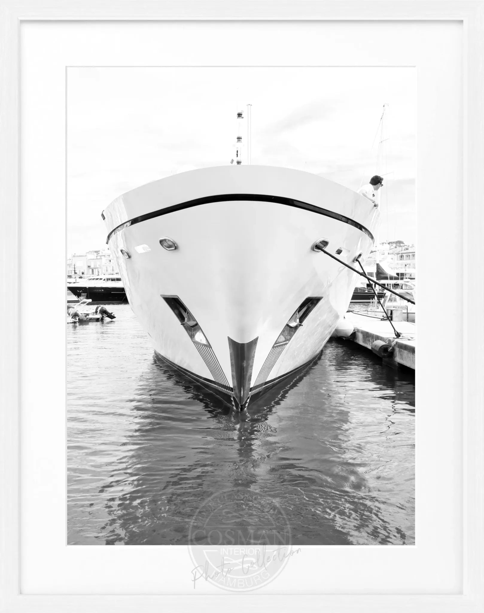 Schwarz-weiß Poster mit Rahmen, Yacht in Saint Tropez, Cosman-Photocollection, 25x31 cm, maritimes Seelandschaftsbild
