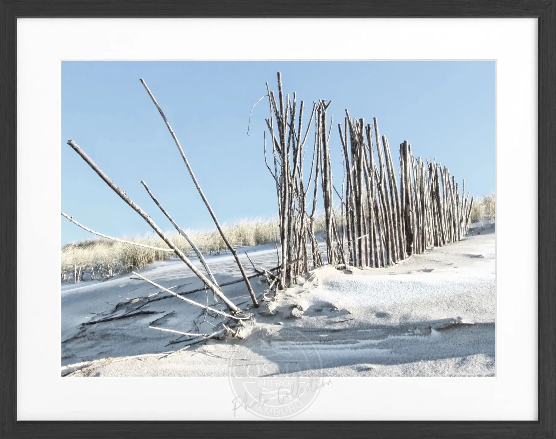 Schwarz-weiß Poster mit Rahmen ’Beach’ Sylt von Cosman-Photocollection, Motiv am Meer, 31x25 cm, stilvolle Wanddekoration