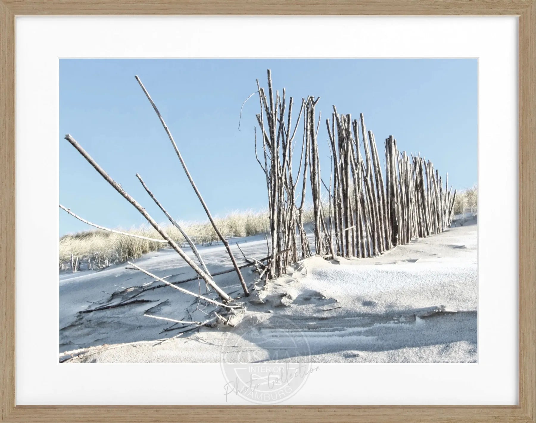 Schwarz-weiß Poster mit Rahmen 'Beach' Sylt, 31x25cm, von Cosman-Photocollection, zeigt einen Strandmotiv in elegantem Design