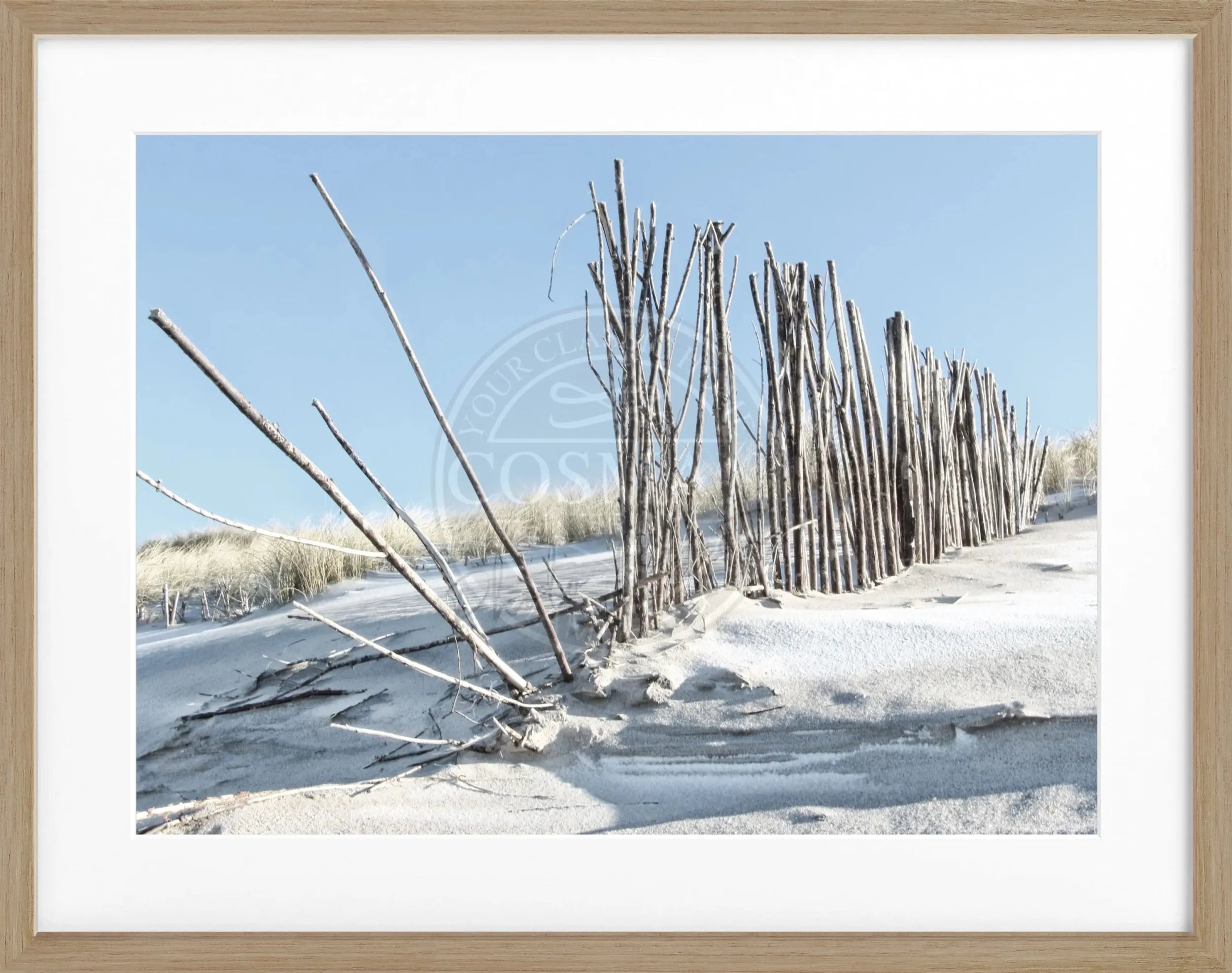 Schwarz-weiß Poster mit Rahmen 'Beach' Sylt, 31x25cm, von Cosman-Photocollection, zeigt einen Strandmotiv in elegantem Design