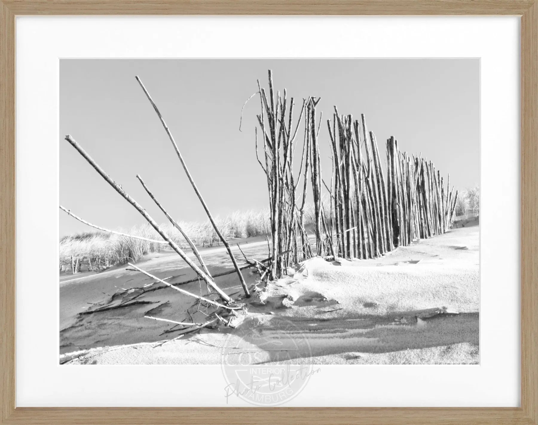 Schwarz-weiß Poster mit Rahmen ’Beach’ Sylt von Cosman-Photocollection, 31x25cm, Meeresmotiv in stilvollem Design.