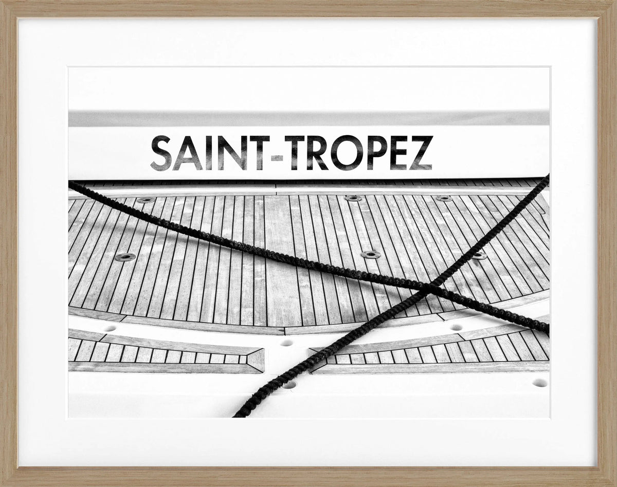 Schwarz-weiß Poster mit Rahmen, Boot im Hafen von Saint Tropez, Cosman-Photocollection, 31x25cm, maritime Dekoration