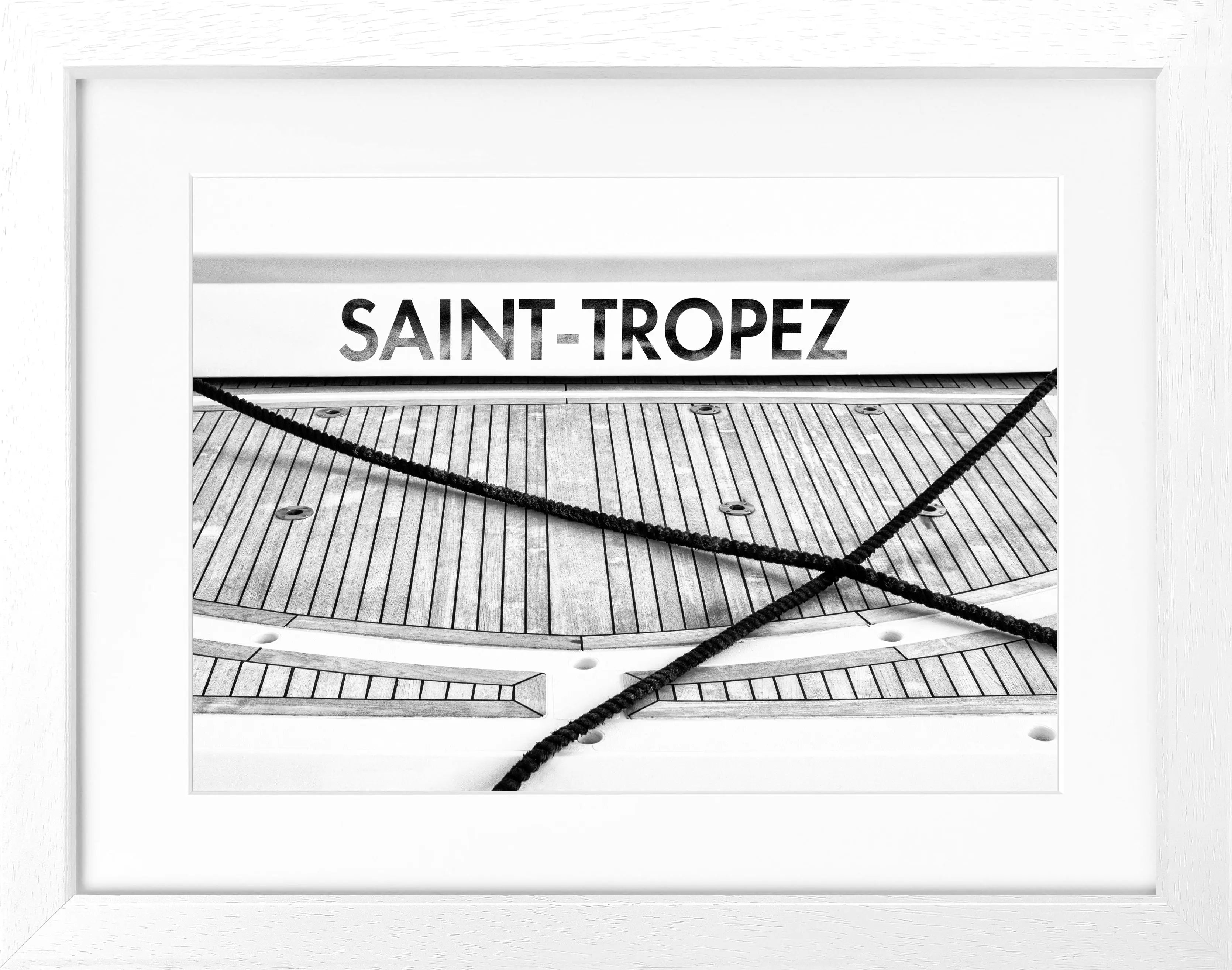 Schwarz-weiß Poster mit Rahmen 'Boot Hafen' Saint Tropez von Cosman-Photocollection, 31x25 cm, maritimes Hafenmotiv