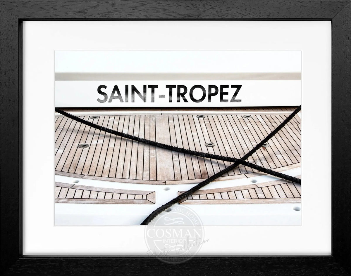 Schwarz-weiß Poster mit Rahmen ’Boot Hafen’ Saint Tropez von Cosman-Photocollection, 31x25 cm, maritime Hafenansicht.