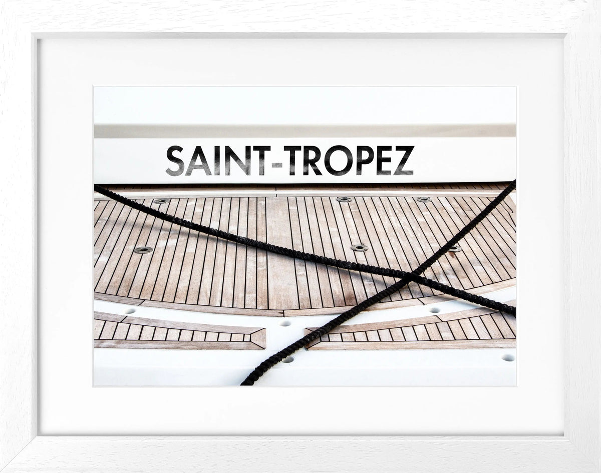 Schwarz-weiß Poster mit Rahmen, Boot im Hafen Saint Tropez, Cosman-Photocollection, 31x25cm, maritime Wanddekoration
