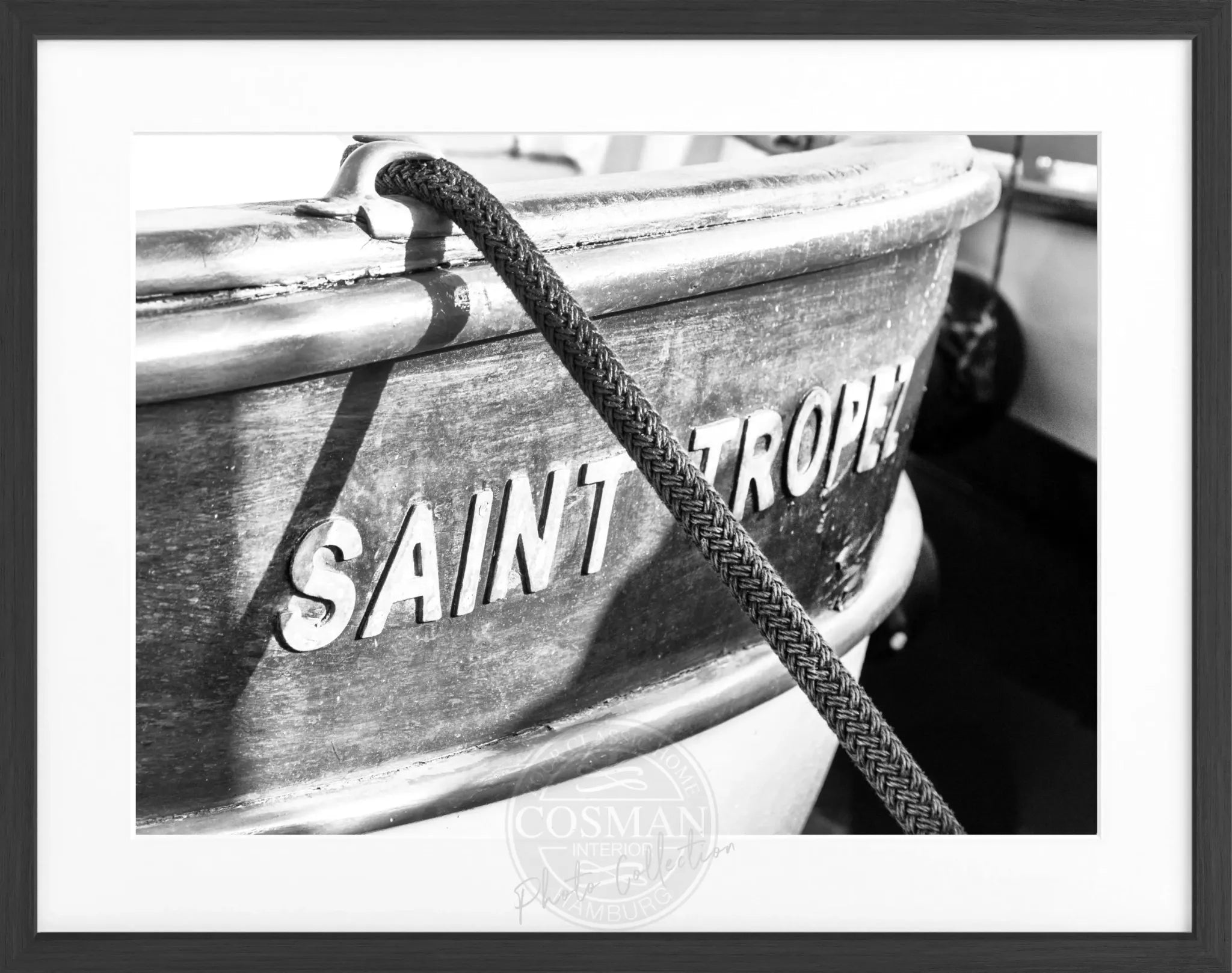 Schwarz-weiß Poster mit Rahmen 'Boot' von Cosman-Photocollection, Motiv in Saint Tropez, 31x25cm, stilvolles Meeresbild