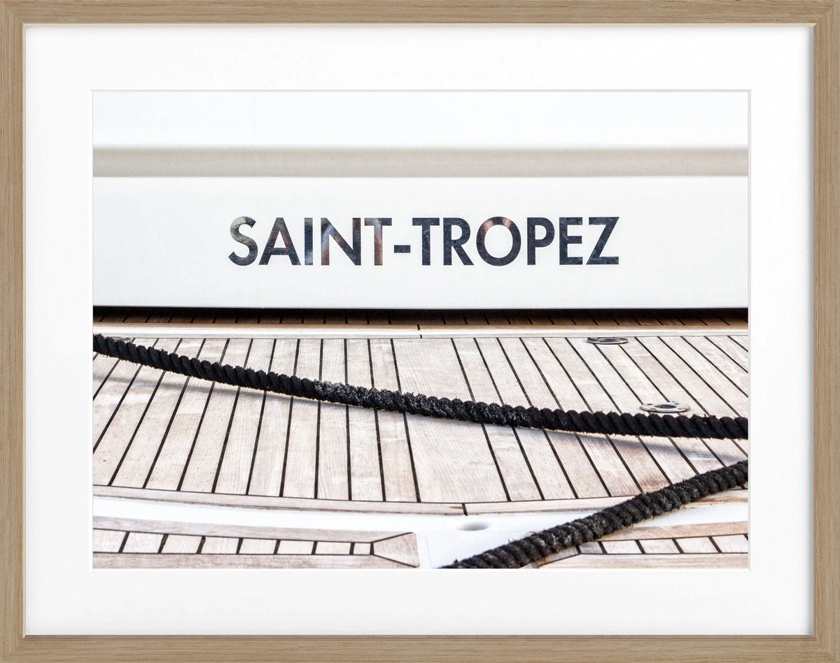 Schwarz-weiß Poster mit Rahmen ’Boot’ Saint Tropez, 31x25cm, von Cosman-Photocollection, maritimes Meeresmotiv