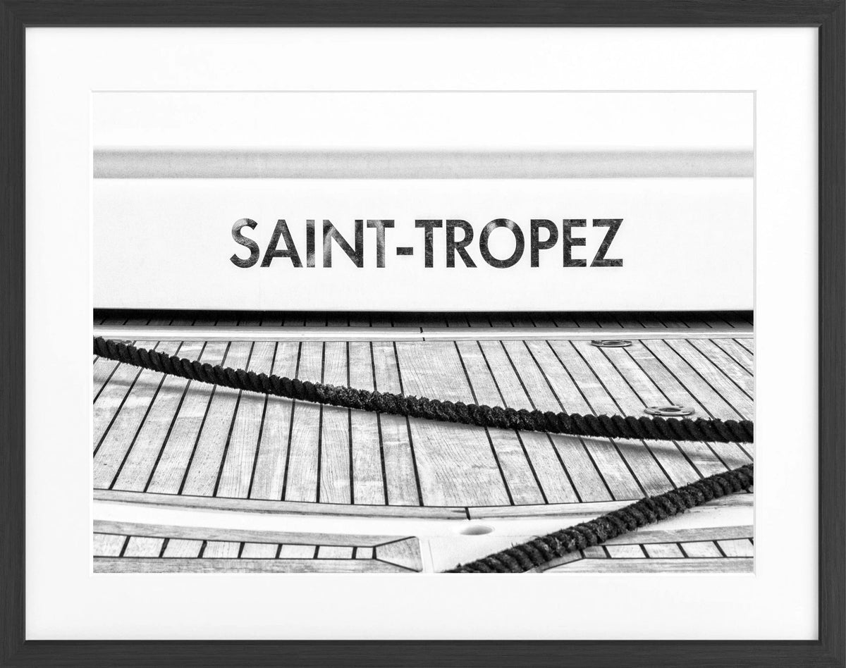 Schwarz-weiß Poster mit Rahmen 'Boot' Saint Tropez von Cosman-Photocollection, 31x25 cm, maritimes Motiv in elegantem Design