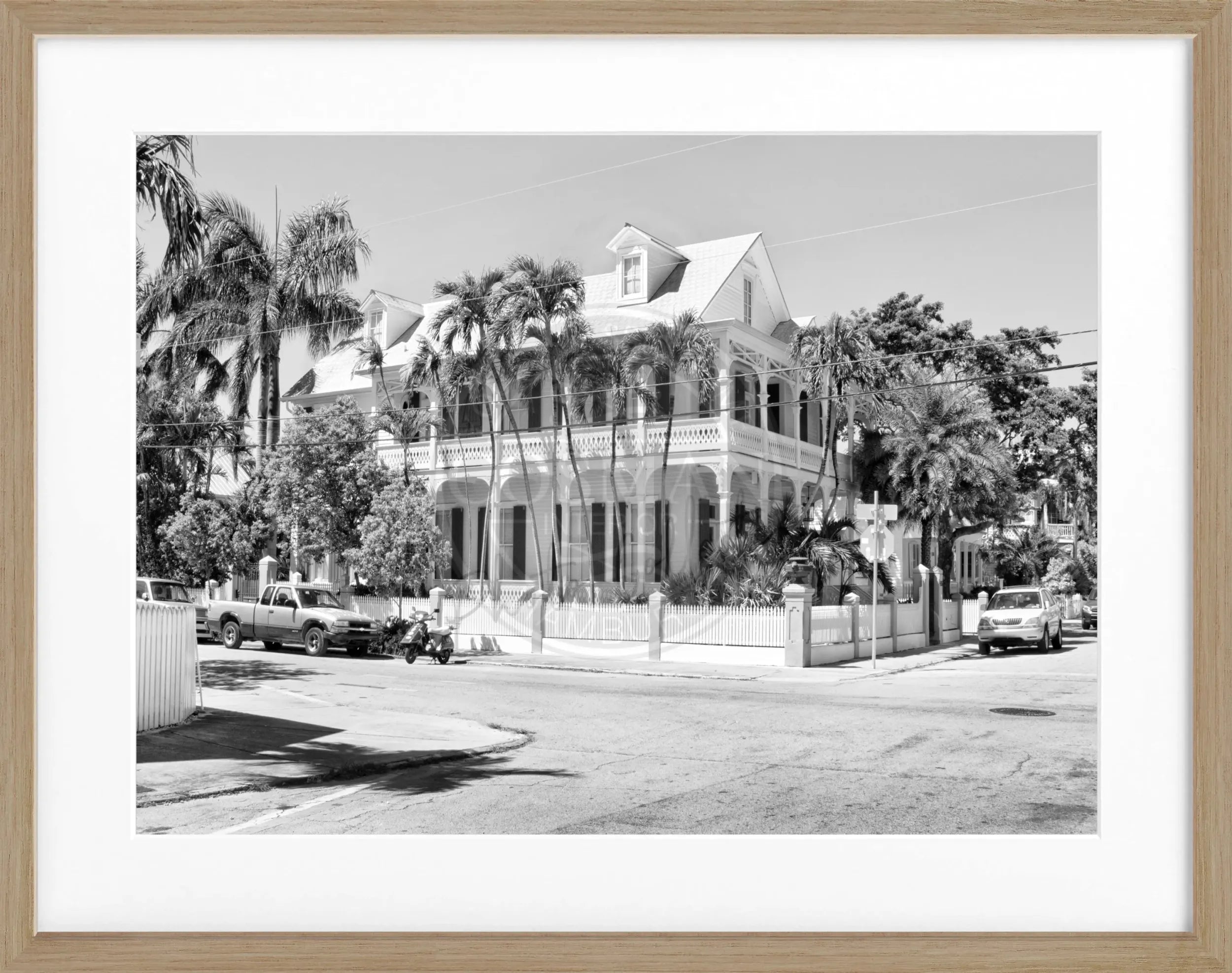 Schwarz-weiß Poster mit Rahmen von Florida Key West, 31x25 cm, von Cosman-Photocollection, zeigt eine Meereslandschaft.