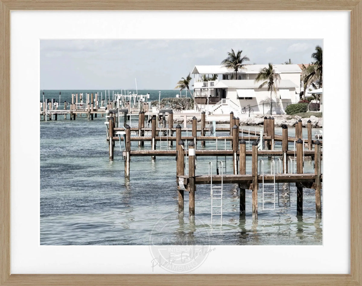 Schwarz-weiß Poster mit Rahmen von Cosman-Photocollection, Florida Keys ’Beach House’, ca. 31x25 cm, maritime Motiv.