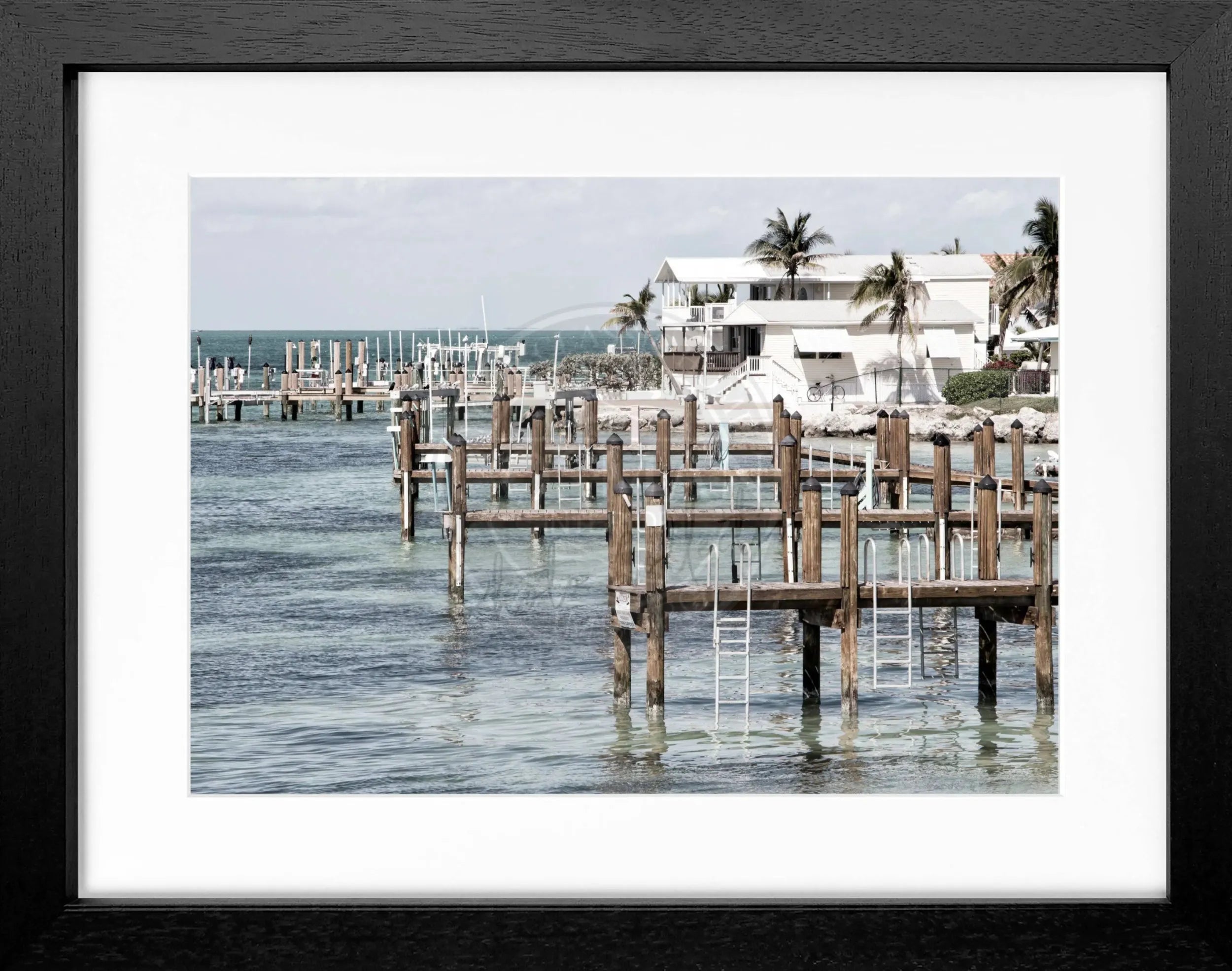 Schwarz-weiß Poster mit Rahmen von Cosman-Photocollection, Florida Keys Beach House Motiv, 31x25 cm