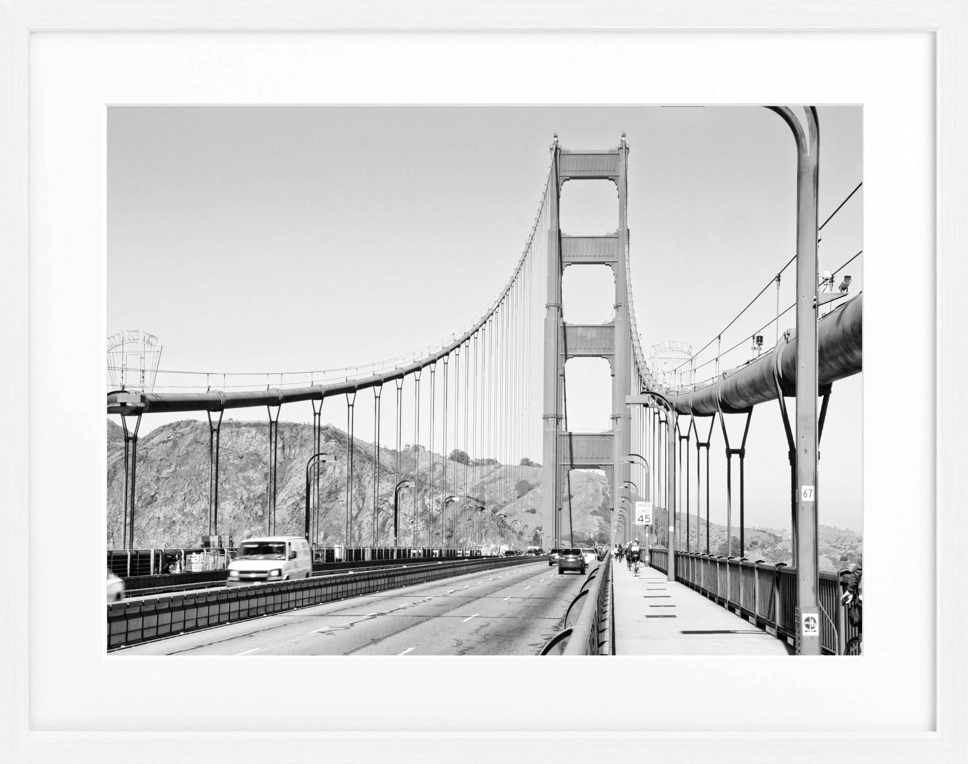 Schwarz-weiß Poster mit Rahmen von Cosman-Photocollection, Golden Gate Bridge in San Francisco, 31x25 cm, Wanddekoration