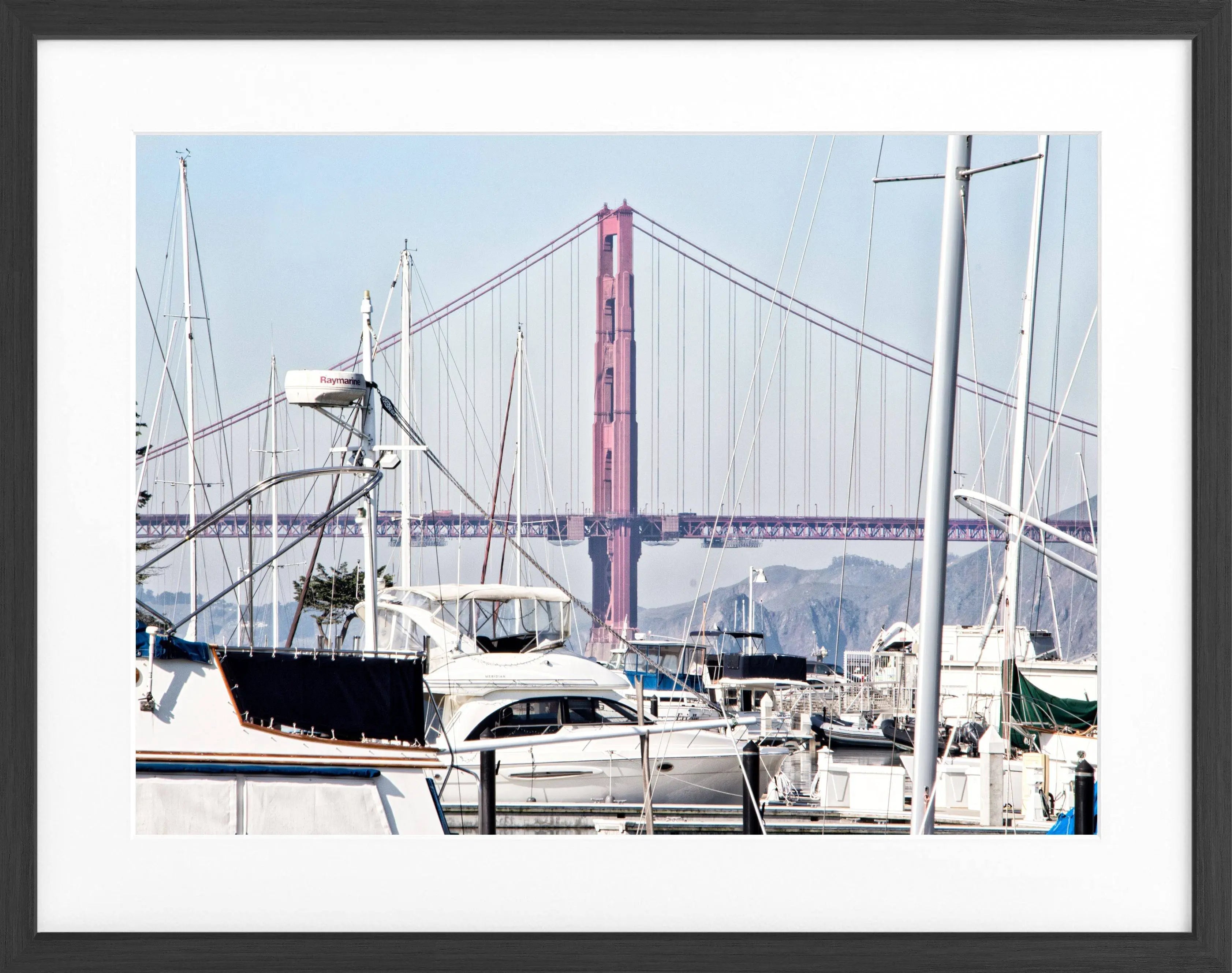 Schwarz-weiß Poster mit Rahmen von Cosman-Photocollection, Golden Gate Bridge in San Francisco, 31x25 cm