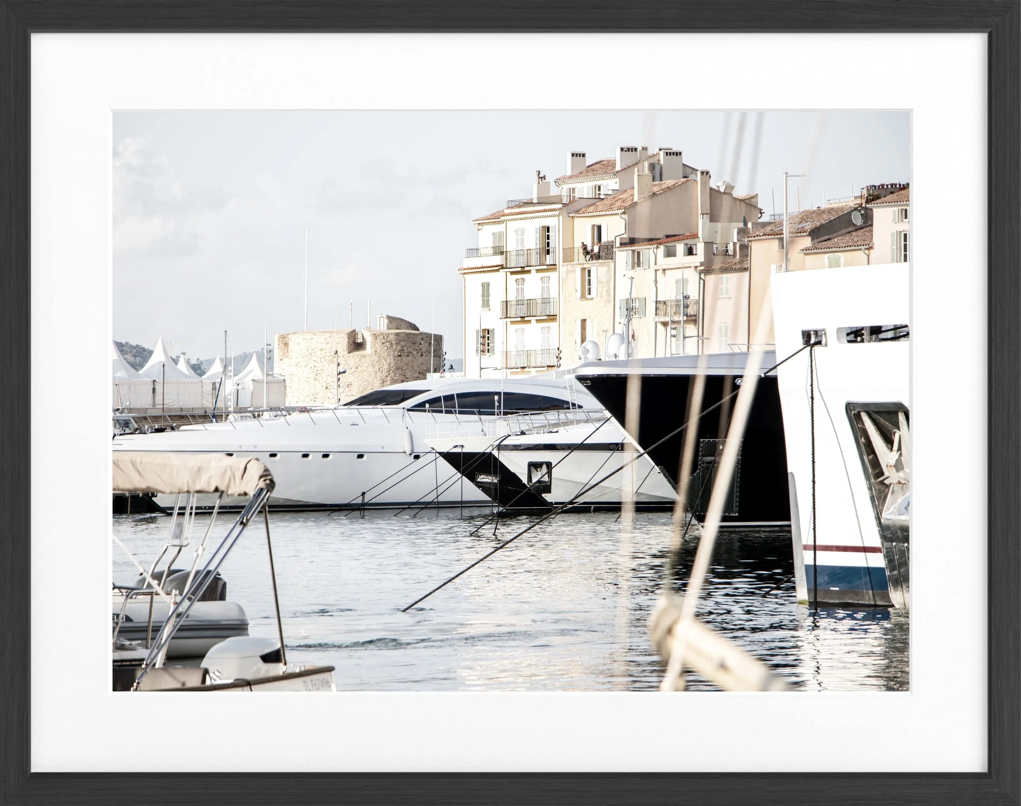 Schwarz-weiß Poster mit Rahmen »Hafen« Saint Tropez von Cosman-Photocollection, 31x25 cm, maritimes Hafenmotiv