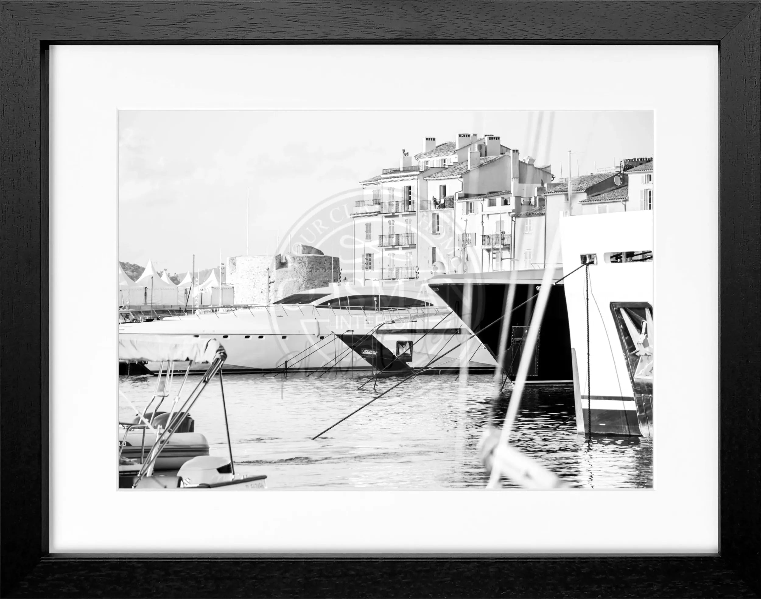 Schwarz-weiß Poster mit Rahmen 'Hafen' Saint Tropez von Cosman-Photocollection, 31x25cm, maritimes Stadtmotiv