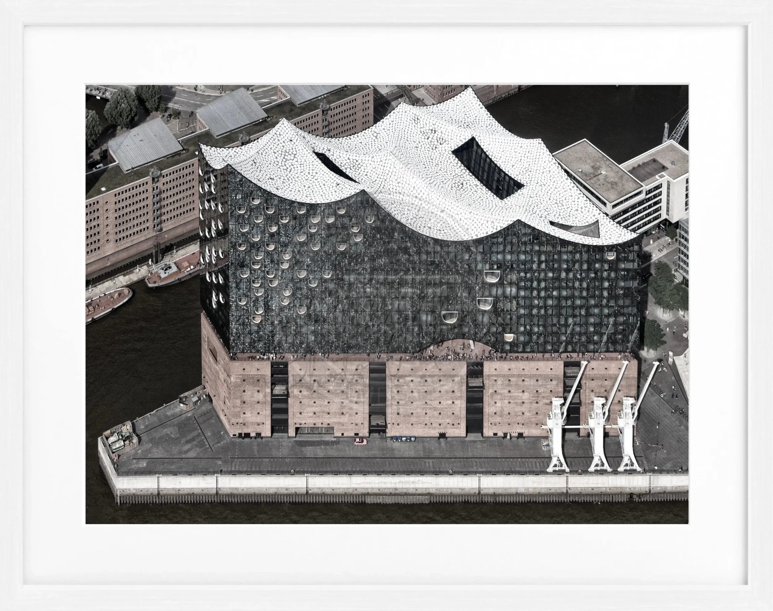 Schwarz-weiß Poster der Elbphilharmonie Hamburg im Rahmen, von Cosman-Photocollection, 31x25 cm, kunstvolle Wanddekoration