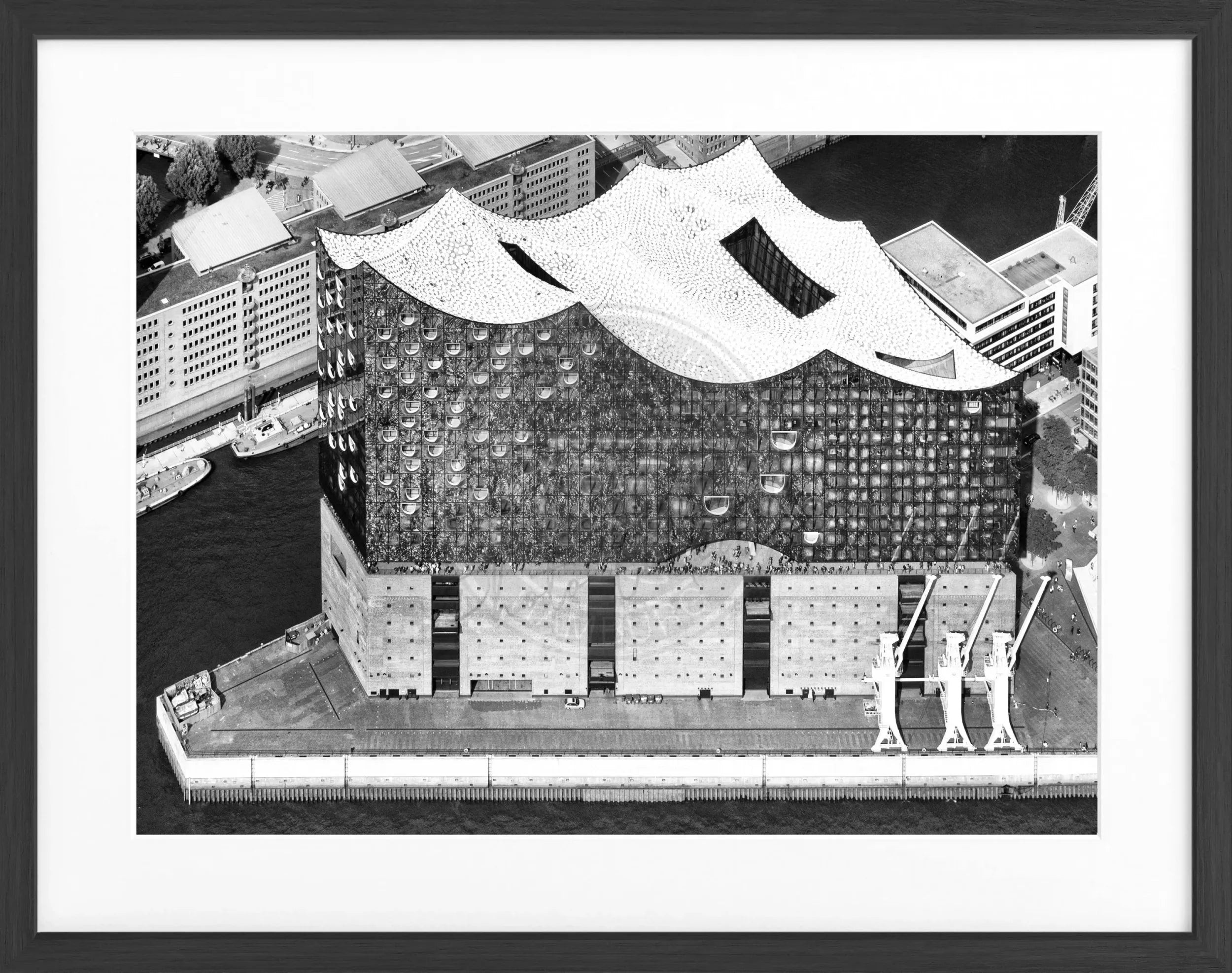 Schwarz-weiß Poster der Elbphilharmonie Hamburg mit Rahmen, von Cosman-Photocollection, 31x25 cm, Wanddekoration