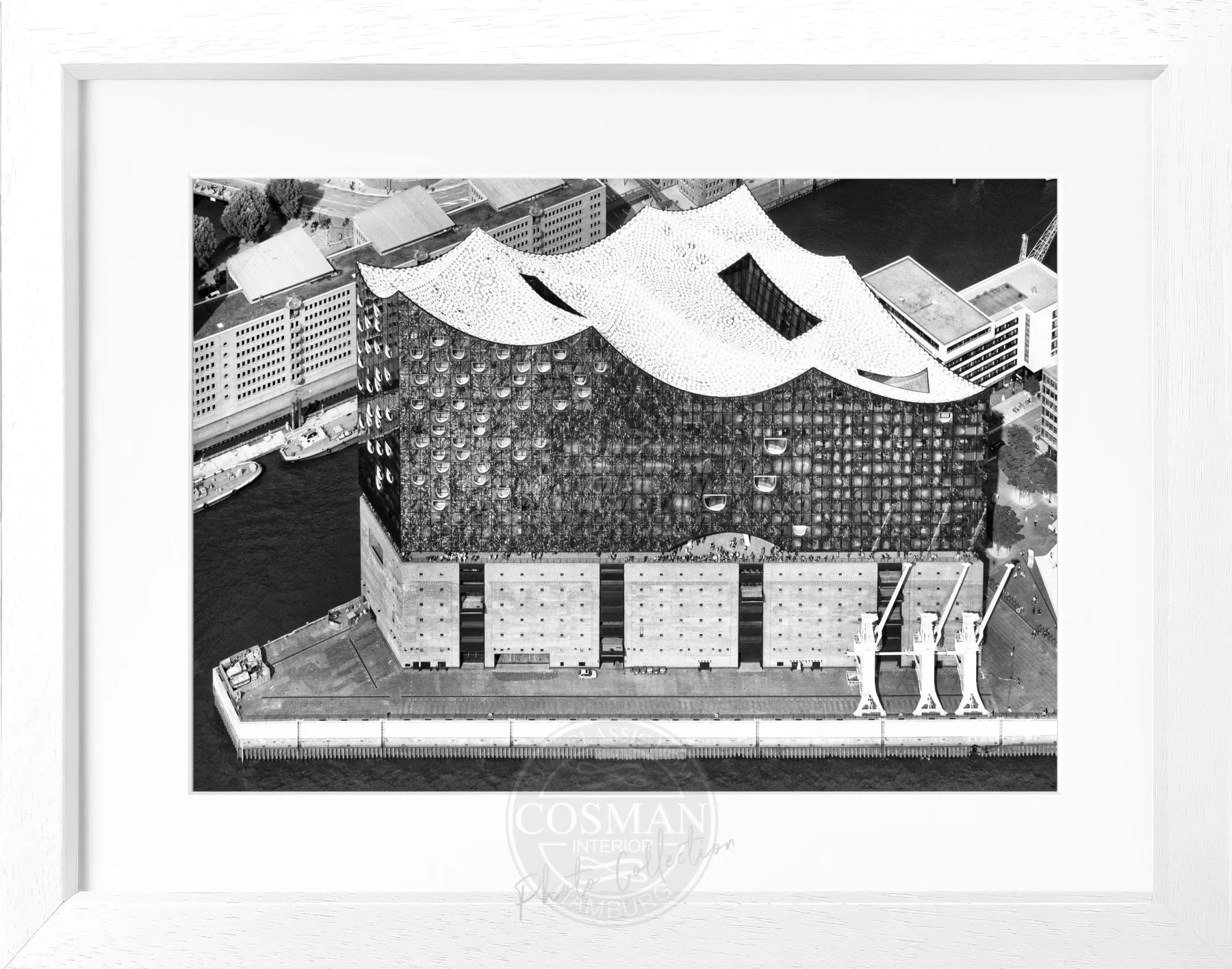 Schwarzweiß-Poster der Hamburger Elbphilharmonie im Rahmen, von Cosman-Photocollection, 31x25 cm, Wanddekoration