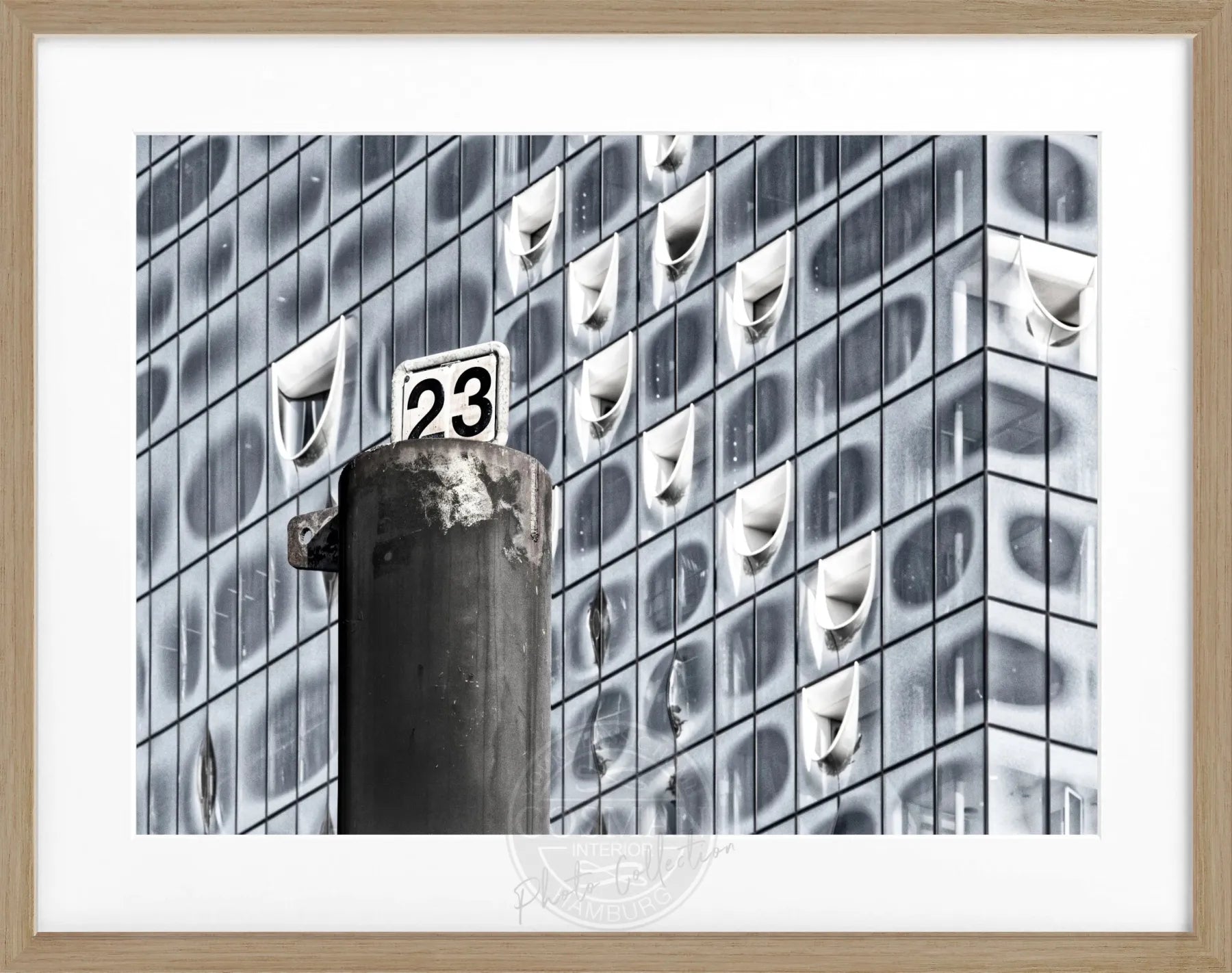 Schwarz-weißes Poster des Hamburger Elphi mit Rahmen, von Cosman-Photocollection, 31x25cm, dekoratives Wandbild
