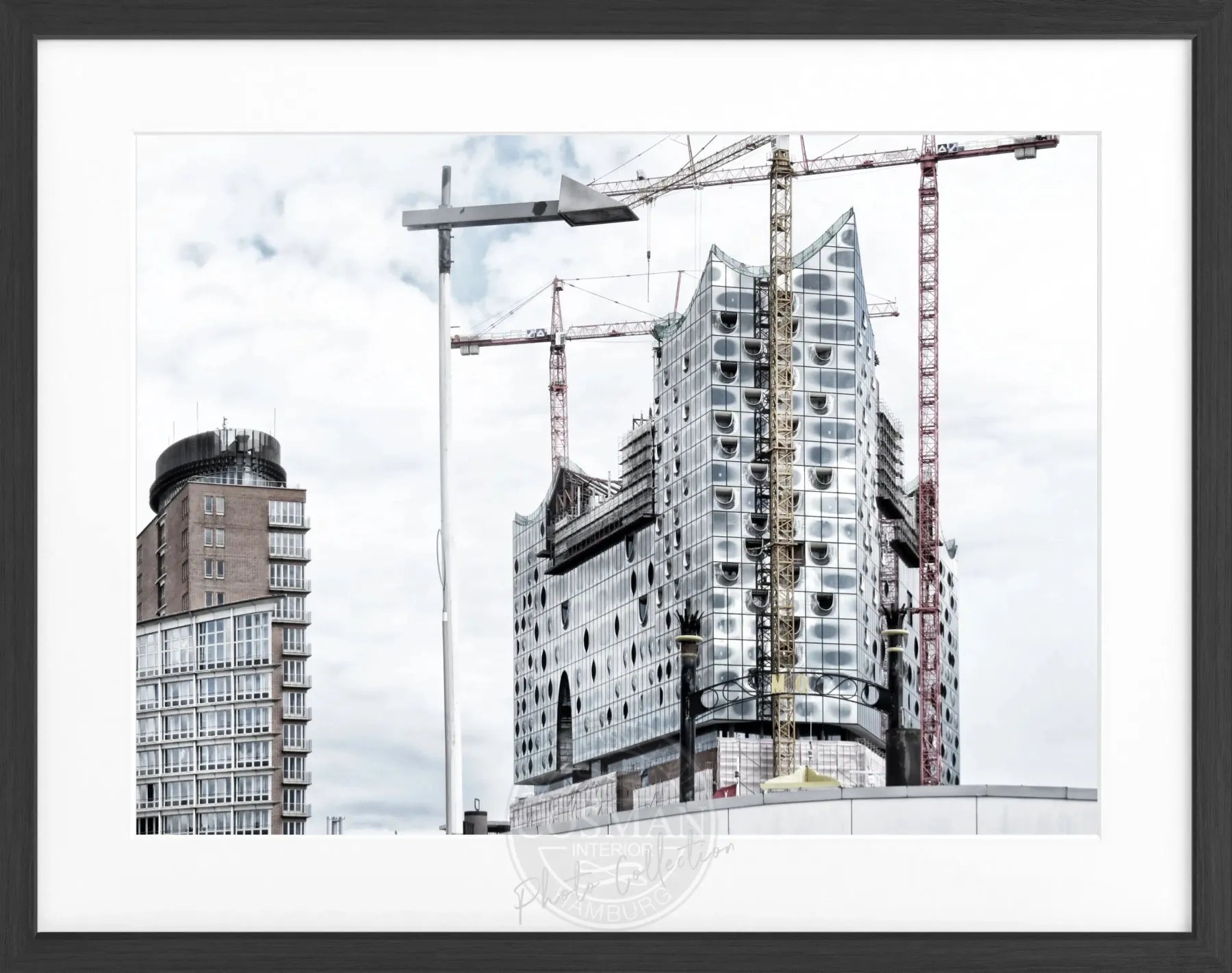 Schwarz-weiß Poster mit Rahmen, Hamburg Elphi, von Cosman-Photocollection, 31x25cm, Wanddekoration, Architekturmotiv