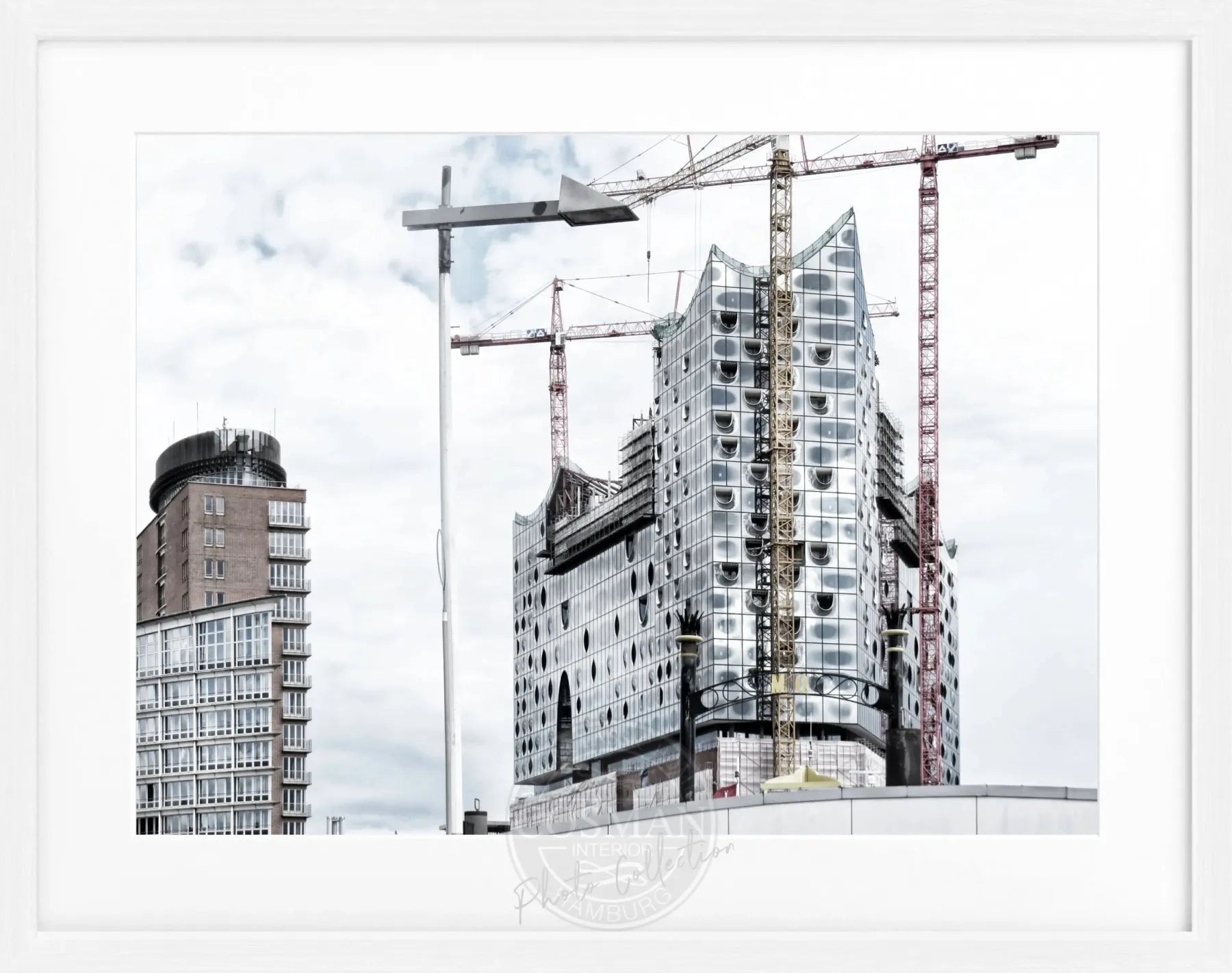 Schwarz-weiß Poster mit Rahmen von Cosman-Photocollection, Hamburg Elphi, HH23, 31x25 cm, Stadtbild, Wanddekoration