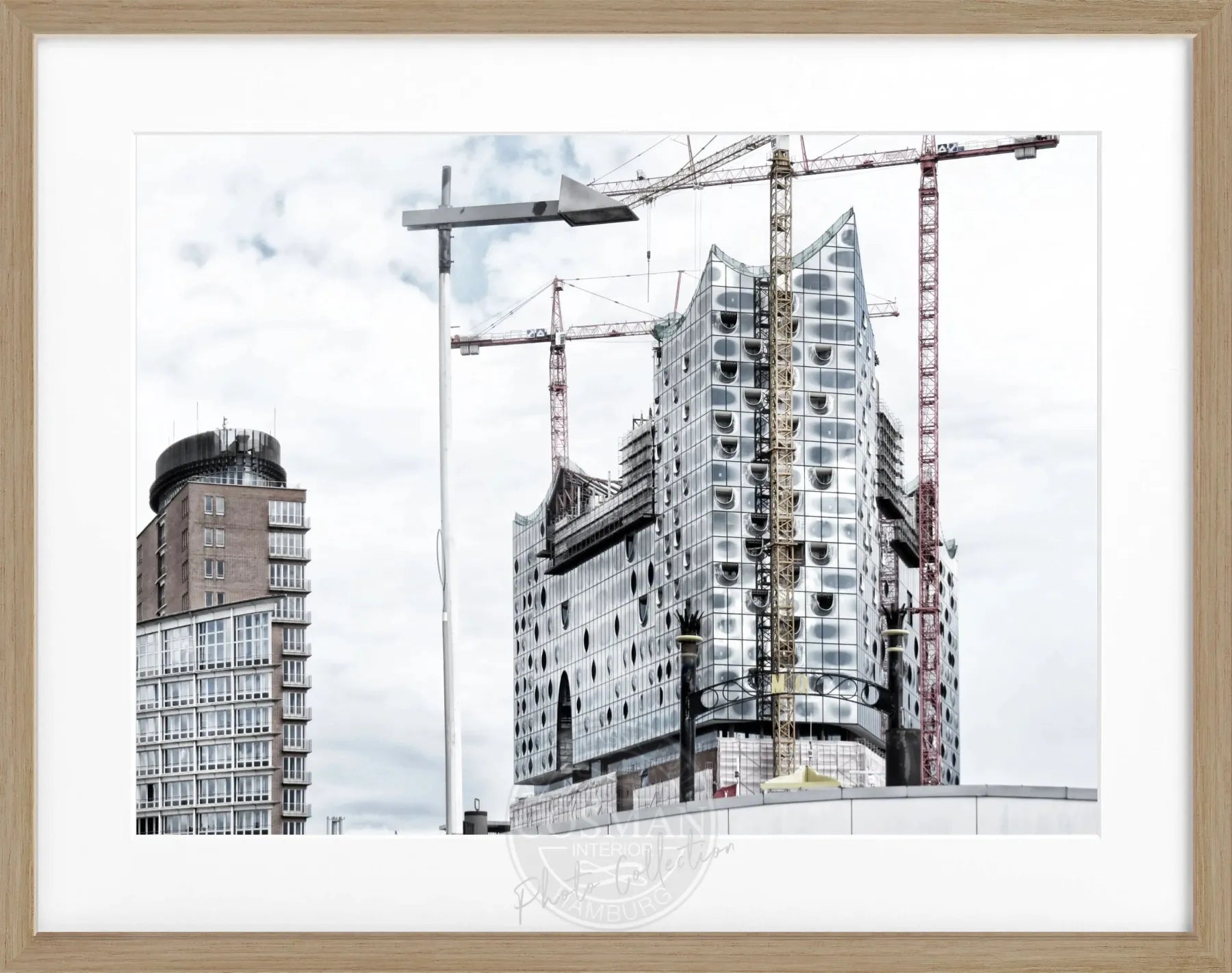 Schwarz-weiß Poster mit Rahmen, Hamburg Elphi Motiv, 31x25 cm, von Cosman-Photocollection, Wanddekoration für Hamburg-Fans