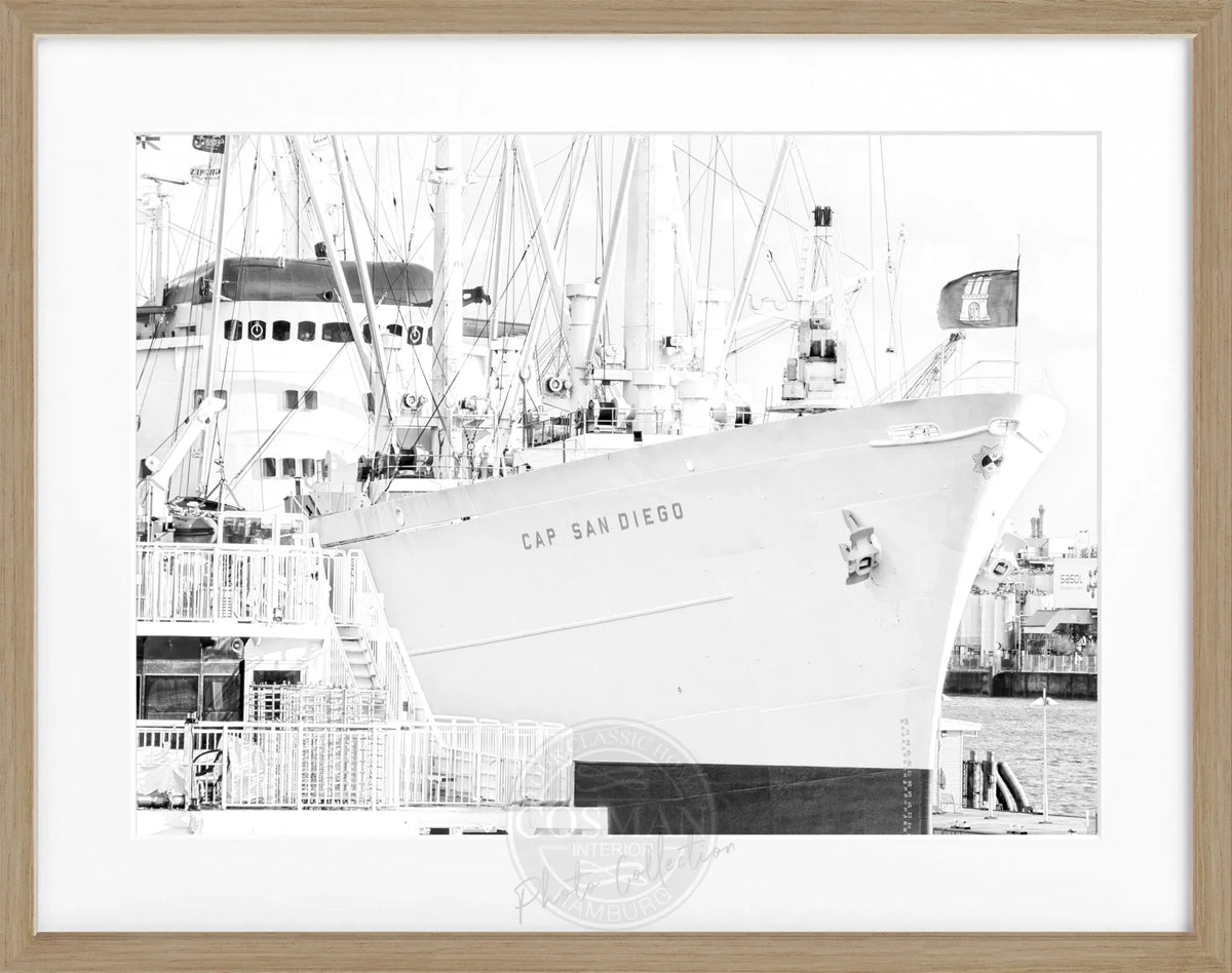 Schwarz-weiß Poster mit Rahmen vom Hamburger Hafen Cap San Diego, von Cosman-Photocollection, 31x25 cm, maritimes Motiv