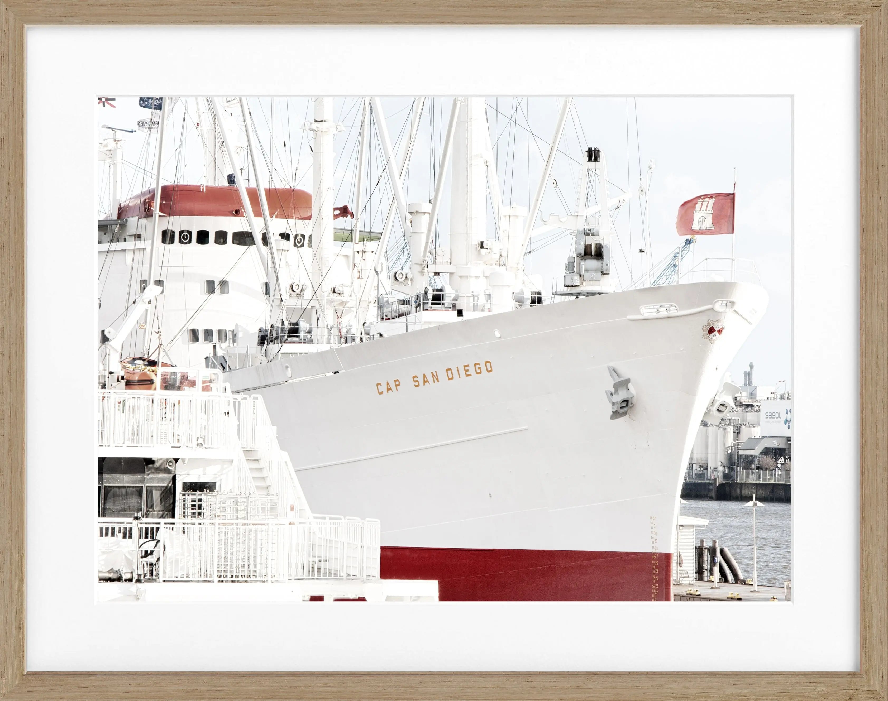 Schwarz-weiß Poster mit Rahmen, Hamburg Hafen mit Cap San Diego, von Cosman-Photocollection, 31x25 cm, maritime Szene