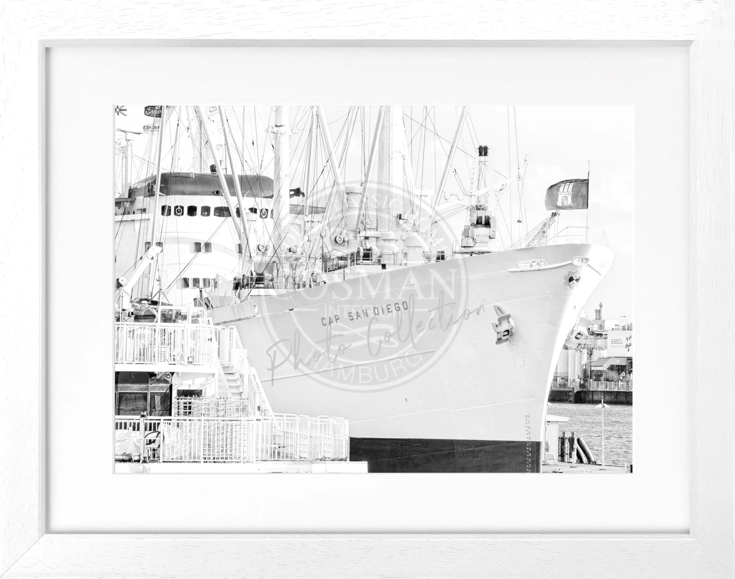 Schwarz-weiß Poster mit Rahmen, Hamburg Hafen Cap San Diego, Cosman-Photocollection, 31x25cm, maritimes Hafenmotiv