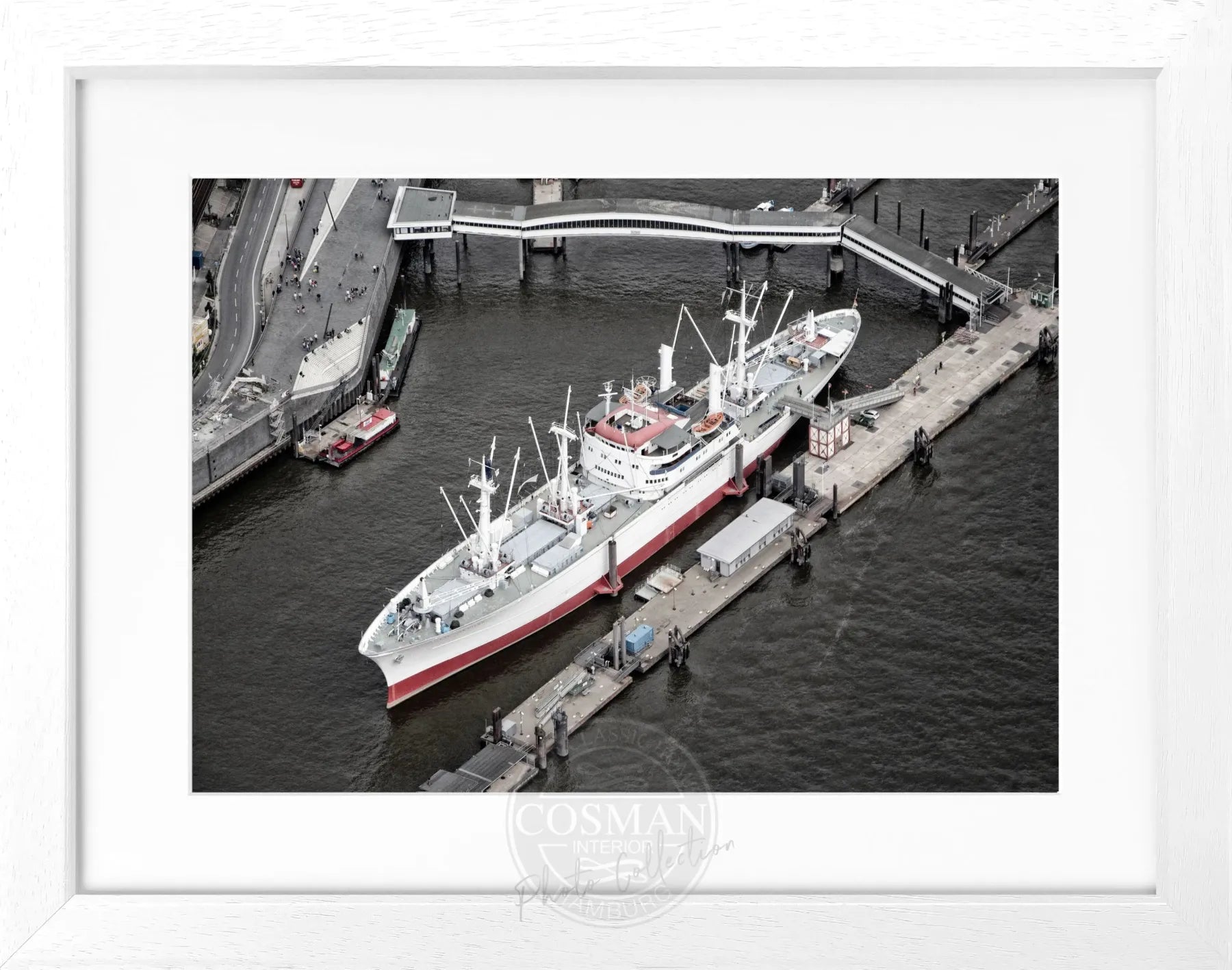 Schwarz-weiß Poster mit Rahmen, Hamburg Hafen Cap San Diego, von Cosman-Photocollection, 31x25cm, maritimes Motiv.