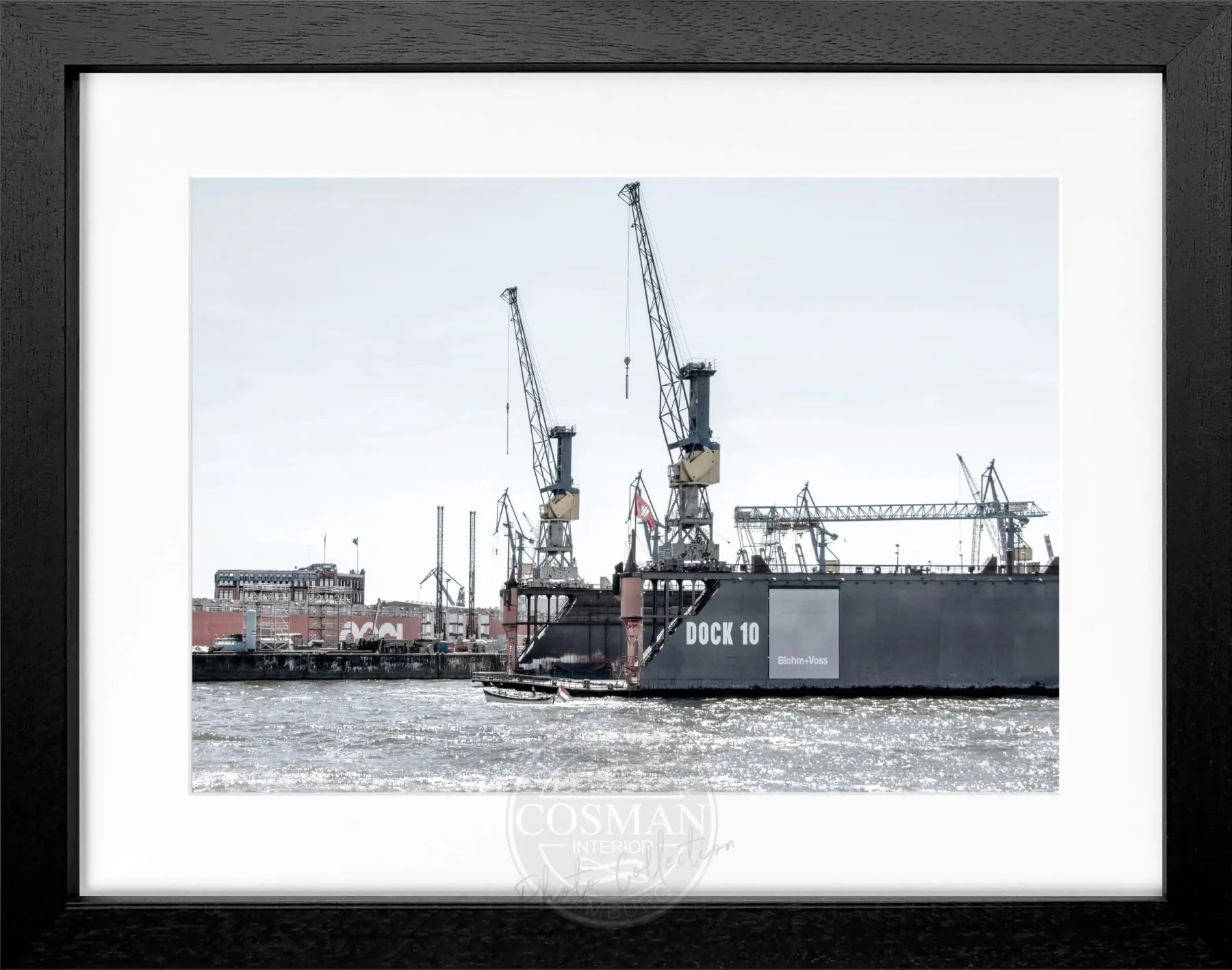 Schwarz-Weiß-Poster des Hamburger Hafens mit Rahmen, Motiv Dock 10, von Cosman-Photocollection, 31x25 cm, Wanddekoration