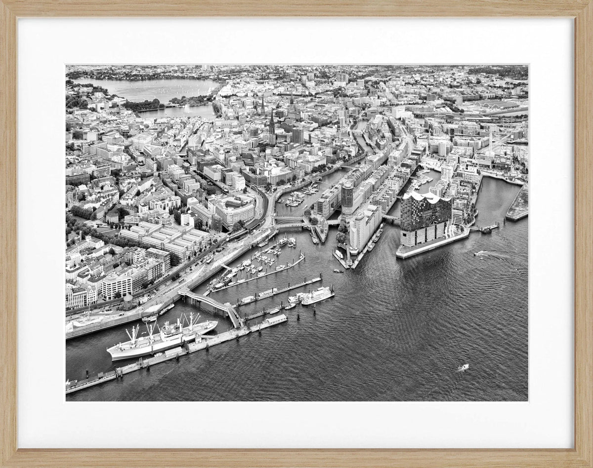 Schwarz-weiß Hamburg Hafen Poster mit Rahmen, 31x25cm, von Cosman-Photocollection, zeigt Hafenansicht in eleganter Darstellung