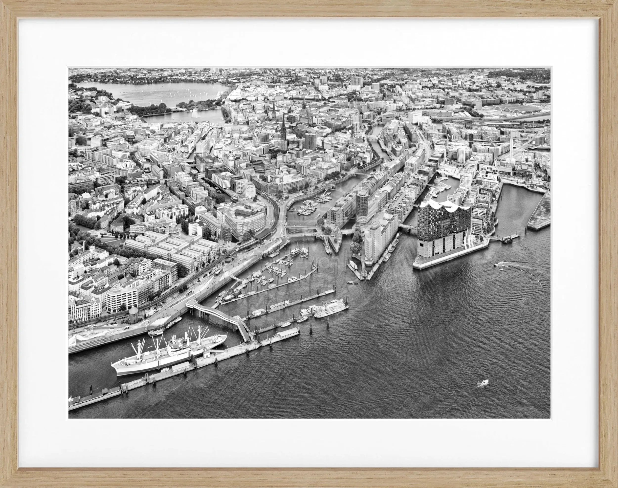 Schwarz-weiß Hamburg Hafen Poster mit Rahmen, 31x25cm, von Cosman-Photocollection, zeigt Hafenansicht in eleganter Darstellung